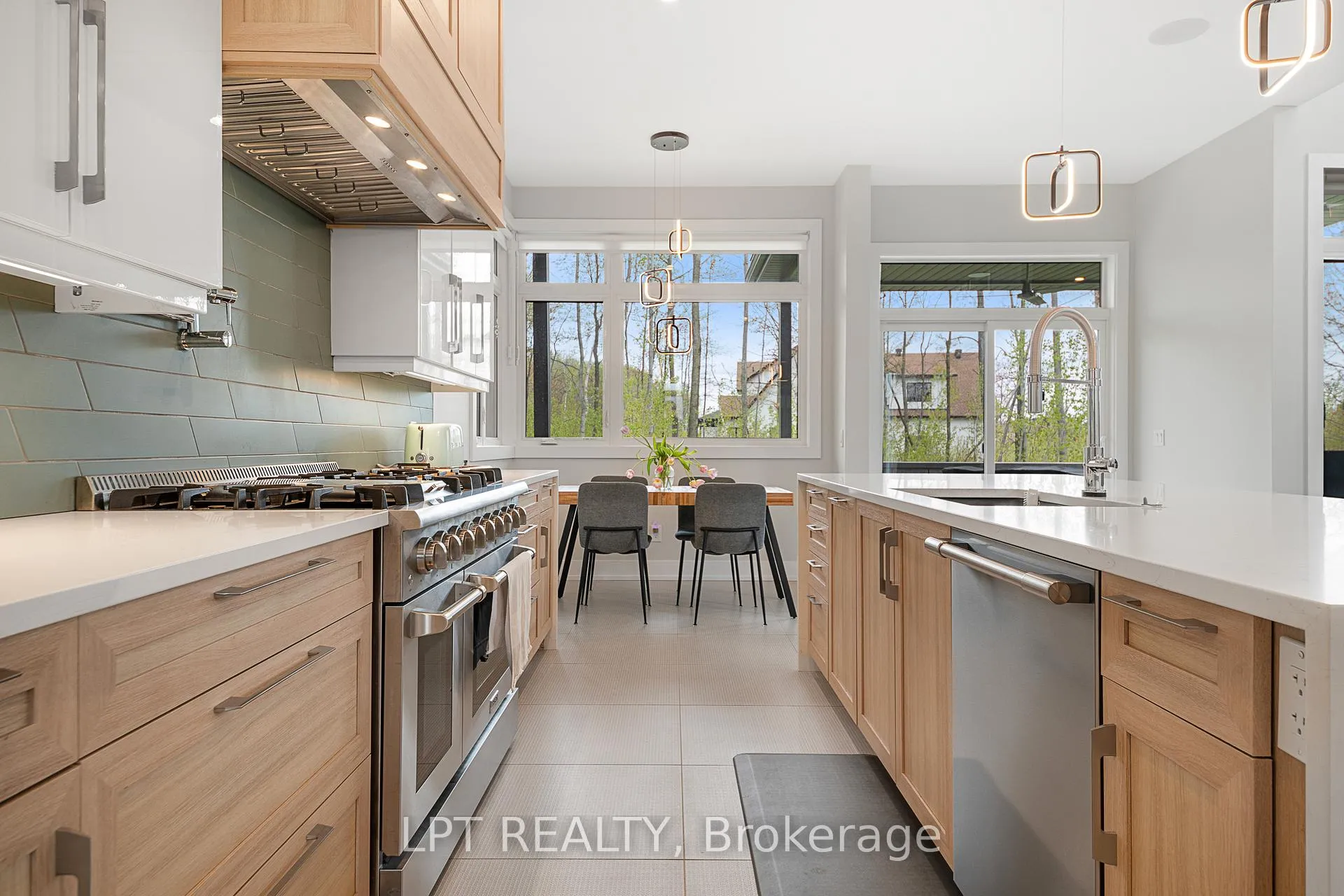Photo 16 of 589 Shoreway Drive, Ottawa, Greely — HOMEH