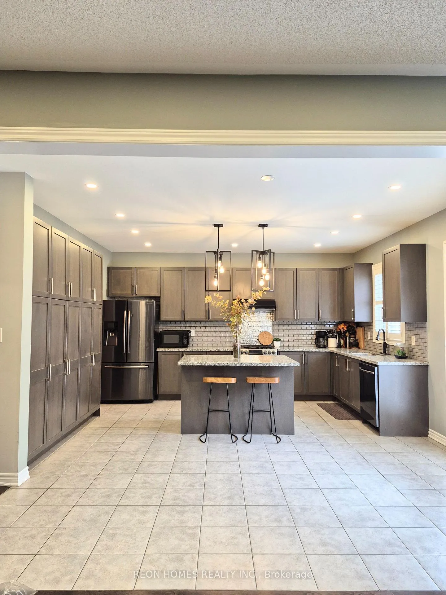 Photo 11 of 2142 Saffron Drive, Pickering, Brock Ridge — HOMEH
