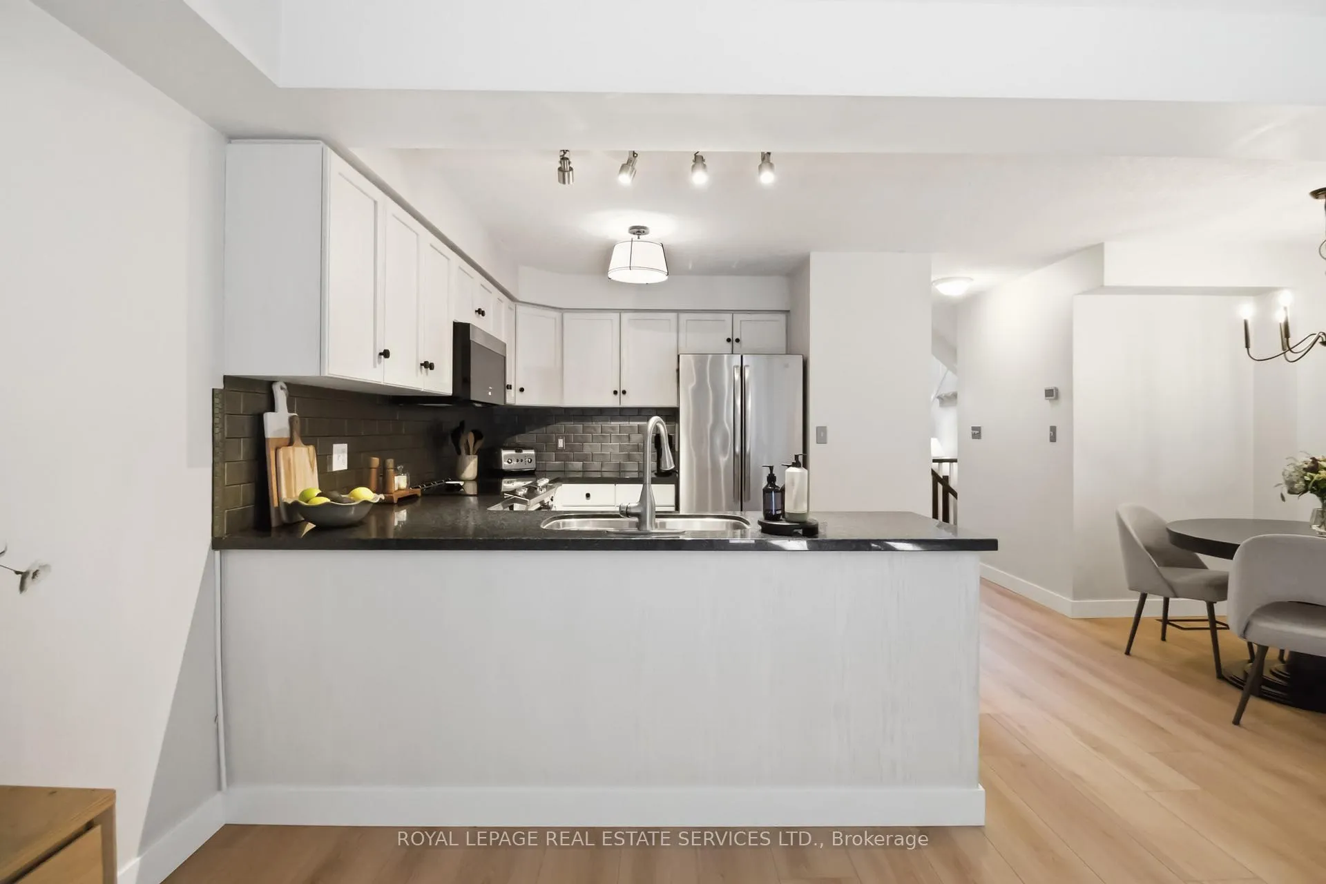 Photo 13 of Unit 48, 165 Terraview Crescent, Guelph, Kortright West — HOMEH