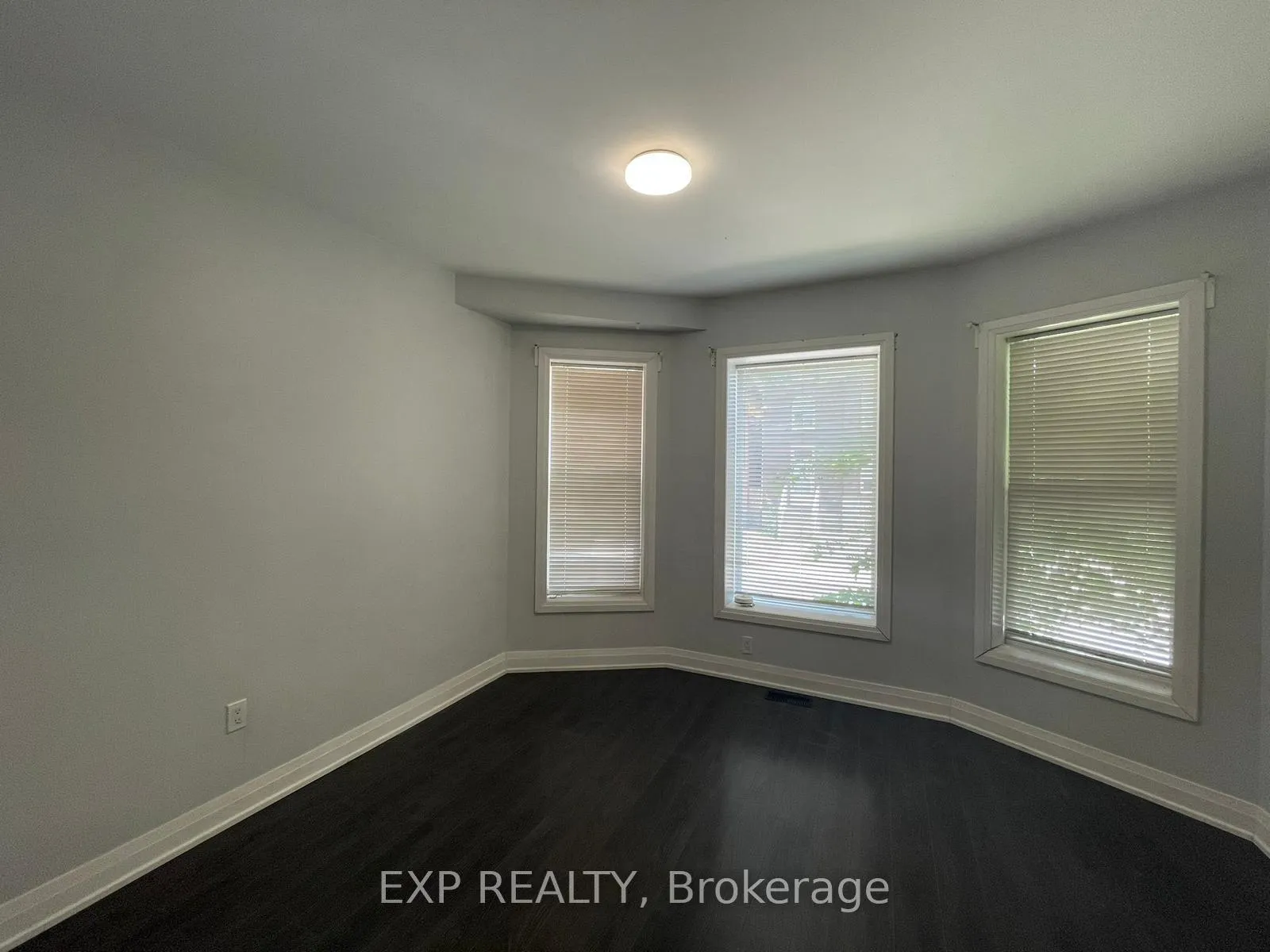 Photo 11 of 1 Madison Avenue, Hamilton, Gibson — HOMEH