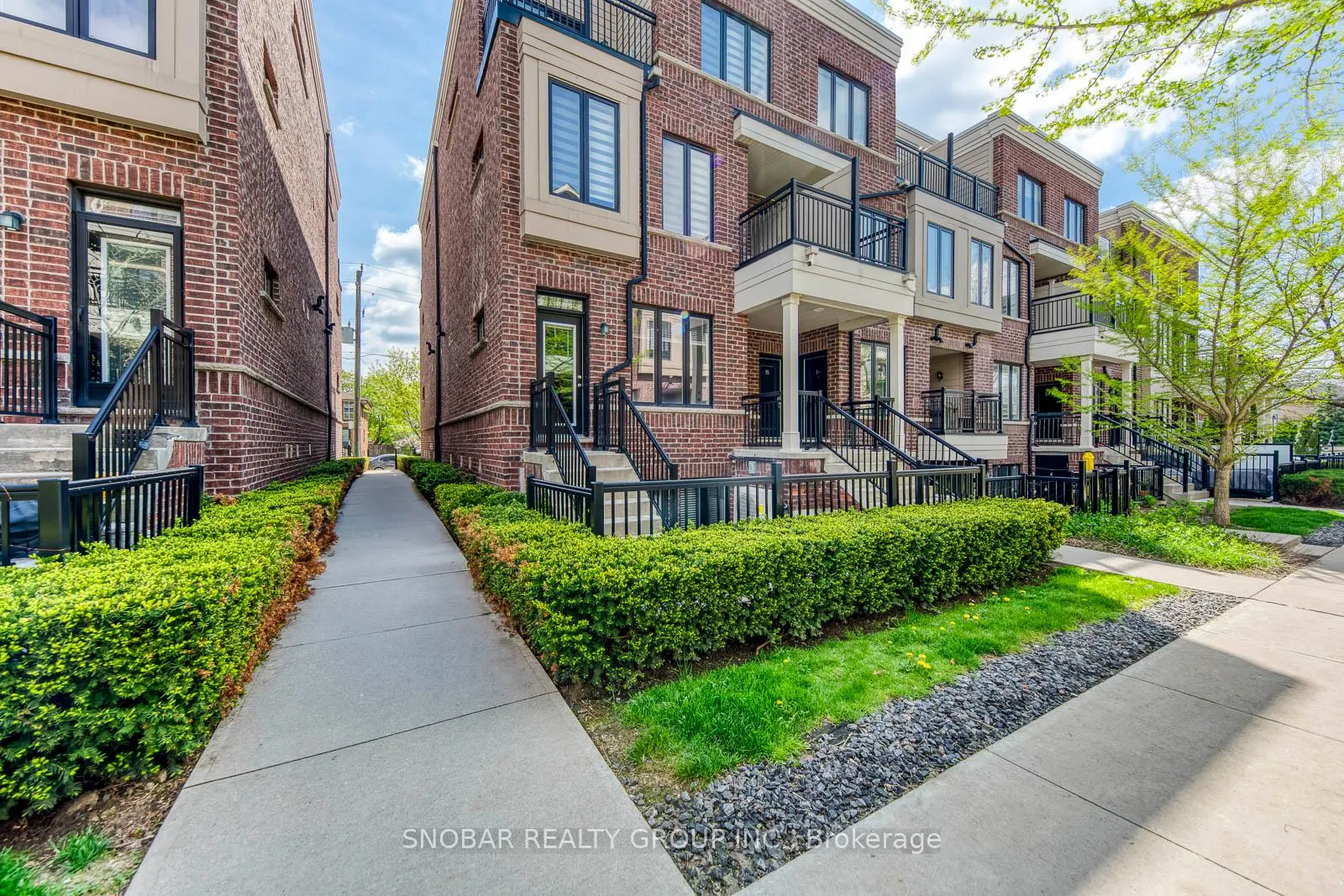 Photo 2 of Unit 13, 10 Carnation Avenue, Etobicoke, Long Branch — HOMEH