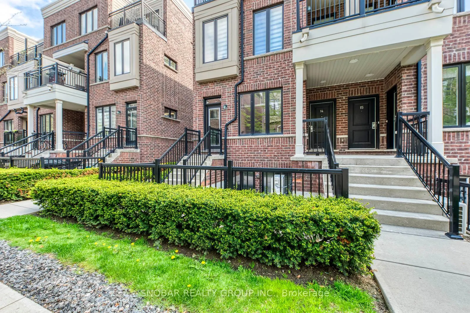 Photo 3 of Unit 13, 10 Carnation Avenue, Etobicoke, Long Branch — HOMEH