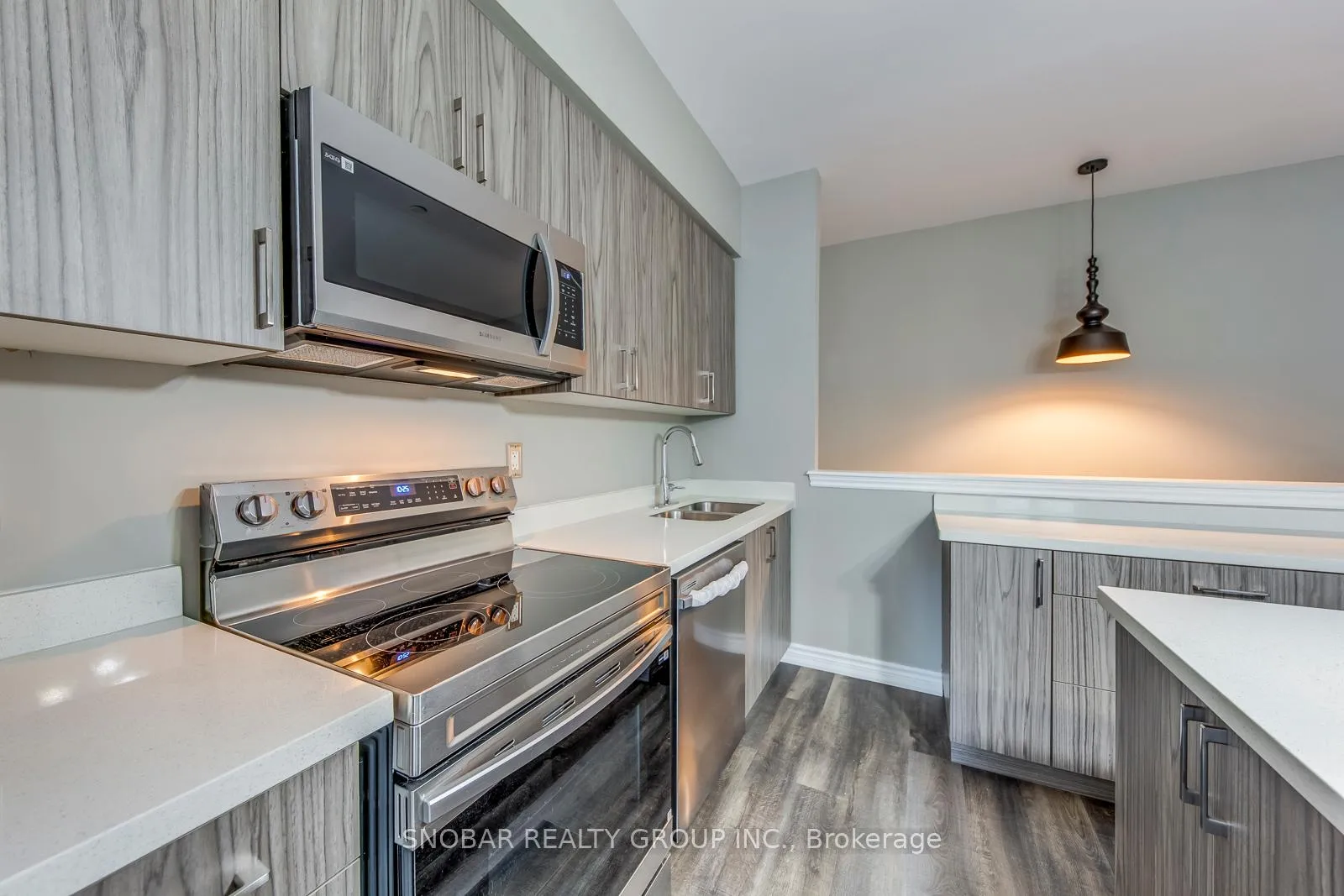 Photo 15 of Unit 13, 10 Carnation Avenue, Etobicoke, Long Branch — HOMEH