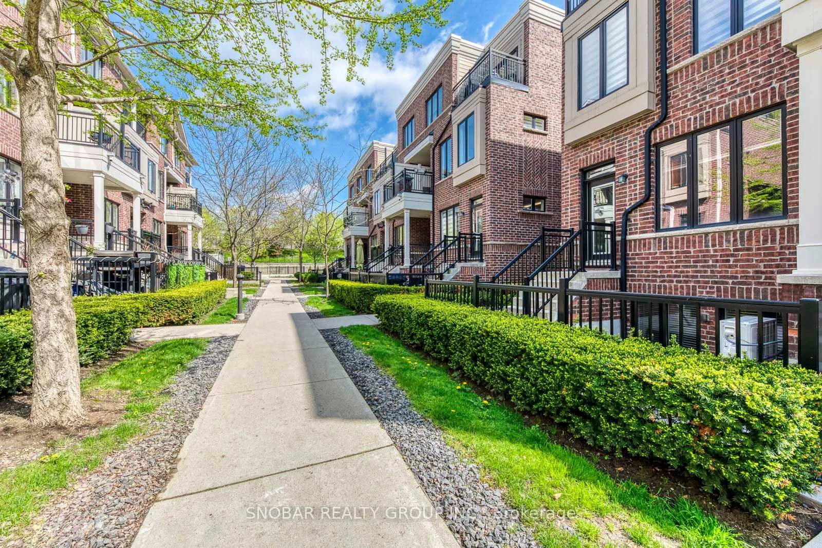 Photo 32 of Unit 13, 10 Carnation Avenue, Etobicoke, Long Branch — HOMEH