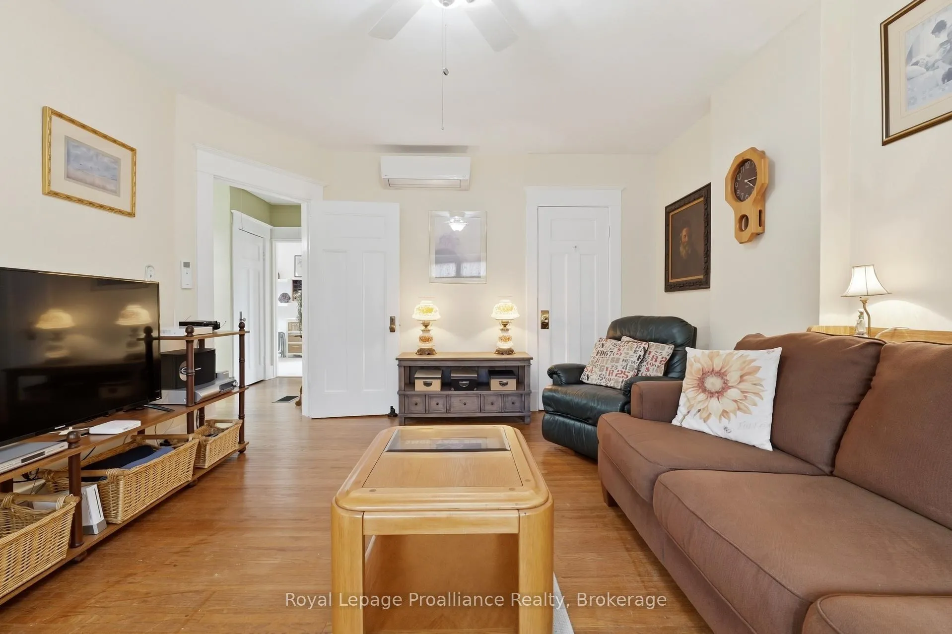 Photo 13 of 30 Catharine Street, Belleville, Belleville Ward — HOMEH