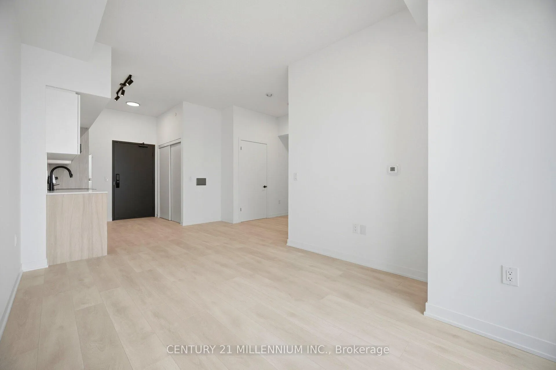 Photo 13 of Unit 330, 4878 Powers Common, Burlington, Alton — HOMEH