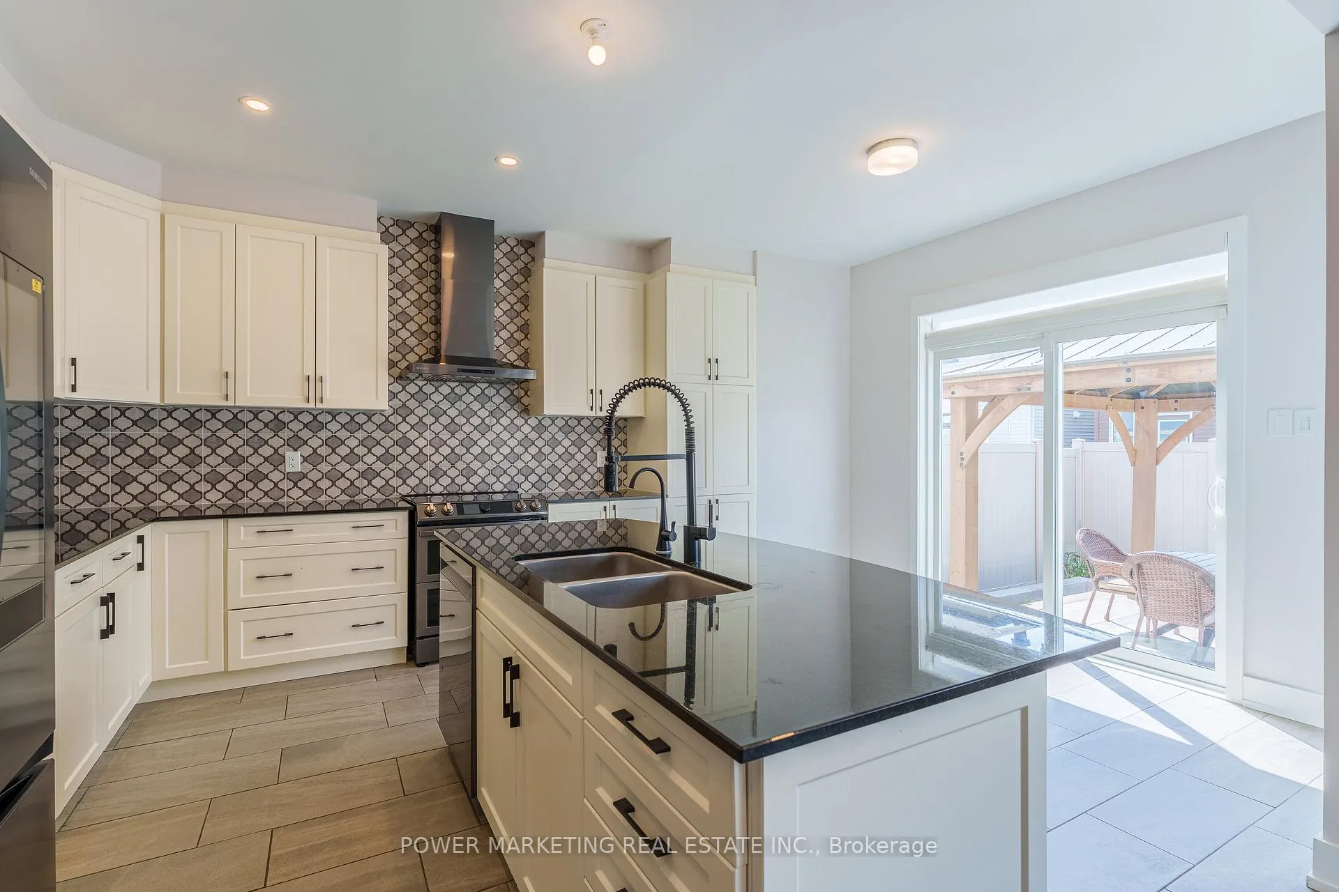 Photo 14 of 635 Perseus Avenue, Ottawa, Barrhaven - Half Moon Bay — HOMEH
