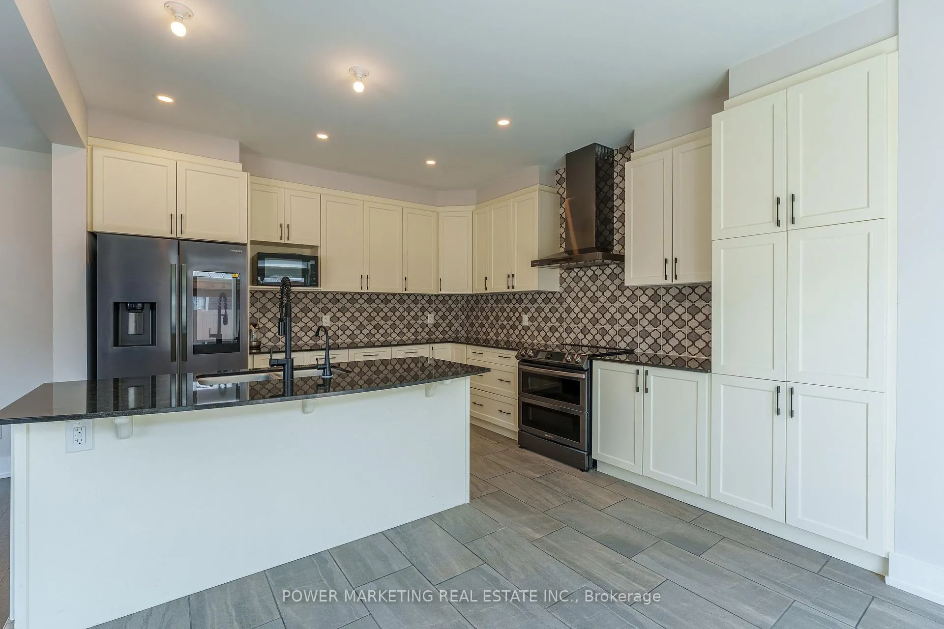 Photo 15 of 635 Perseus Avenue, Ottawa, Barrhaven - Half Moon Bay — HOMEH