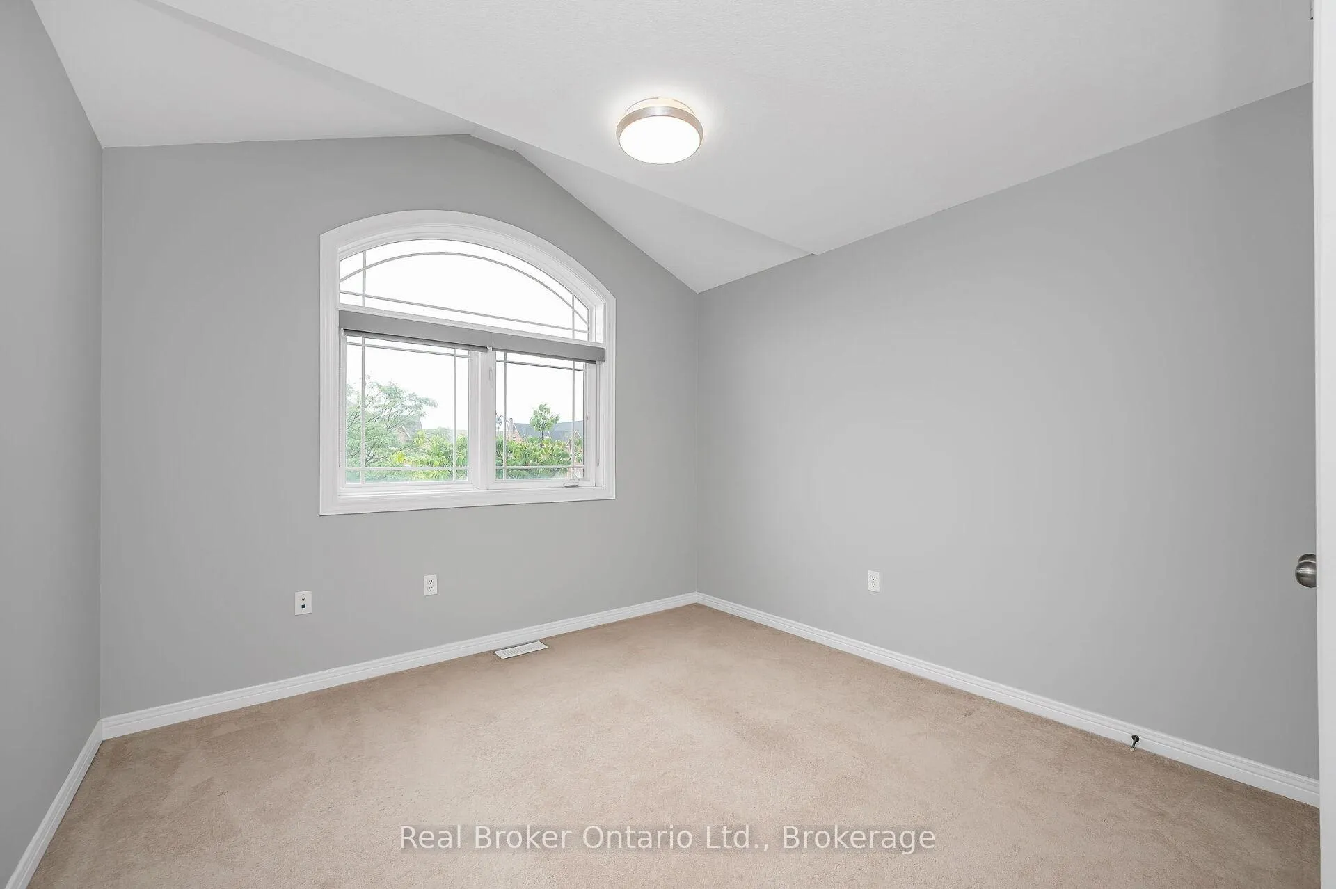 Photo 21 of 23 Bellflower Boulevard, Hamilton, Rural Glanbrook — HOMEH