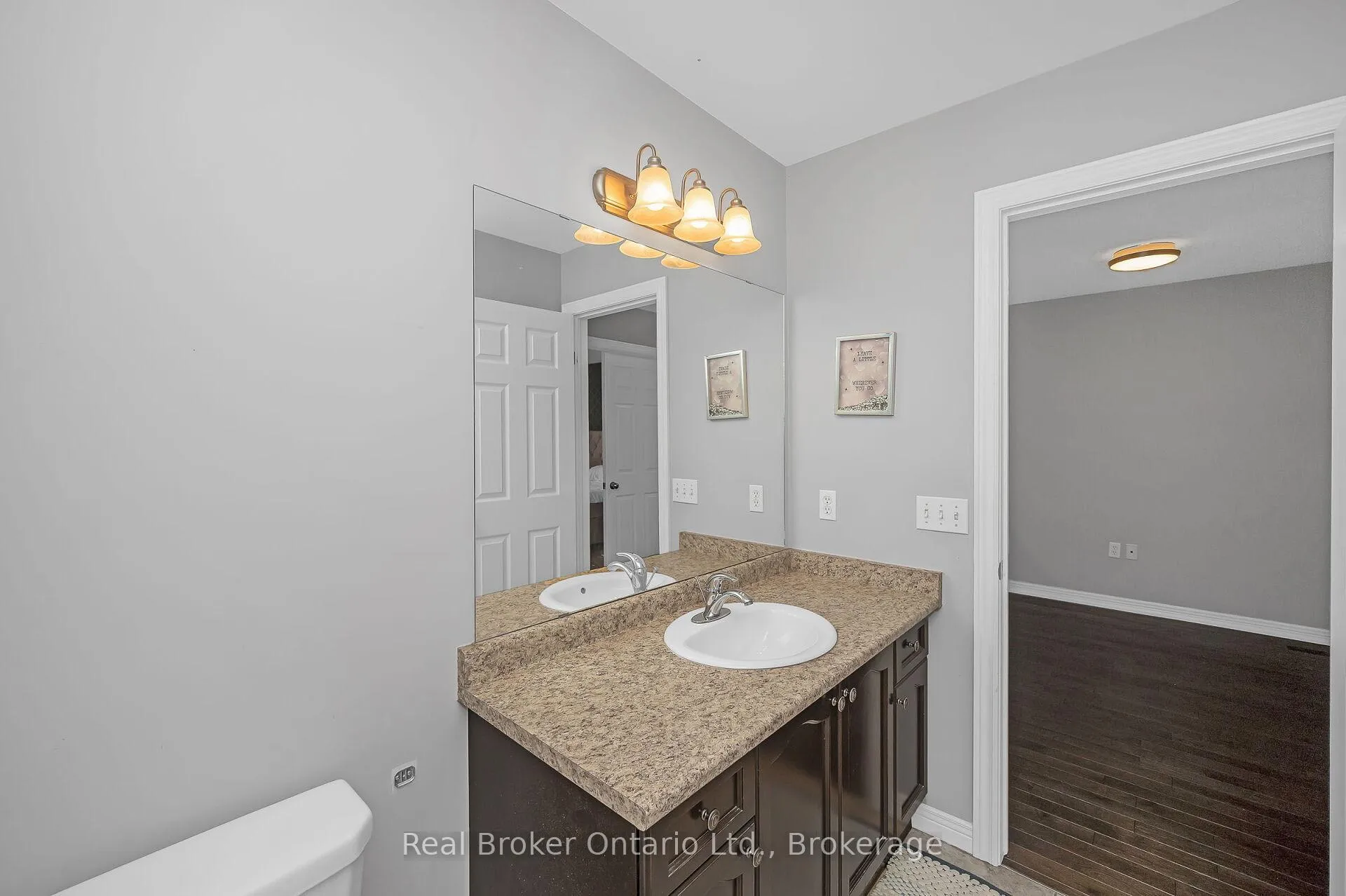 Photo 24 of 23 Bellflower Boulevard, Hamilton, Rural Glanbrook — HOMEH