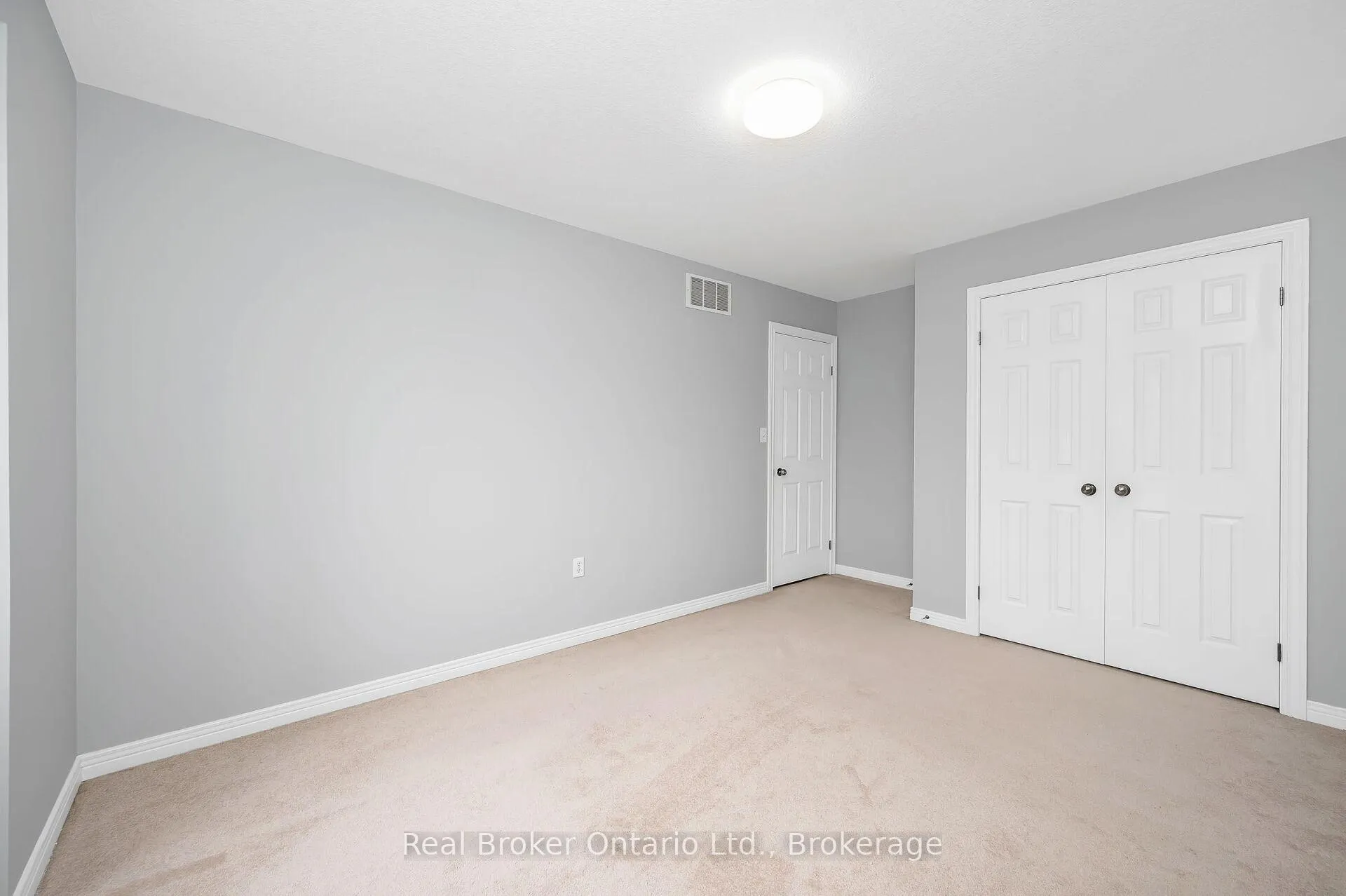 Photo 26 of 23 Bellflower Boulevard, Hamilton, Rural Glanbrook — HOMEH