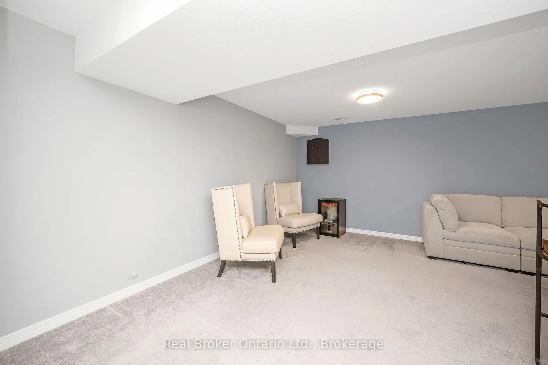 Photo 28 of 23 Bellflower Boulevard, Hamilton, Rural Glanbrook — HOMEH