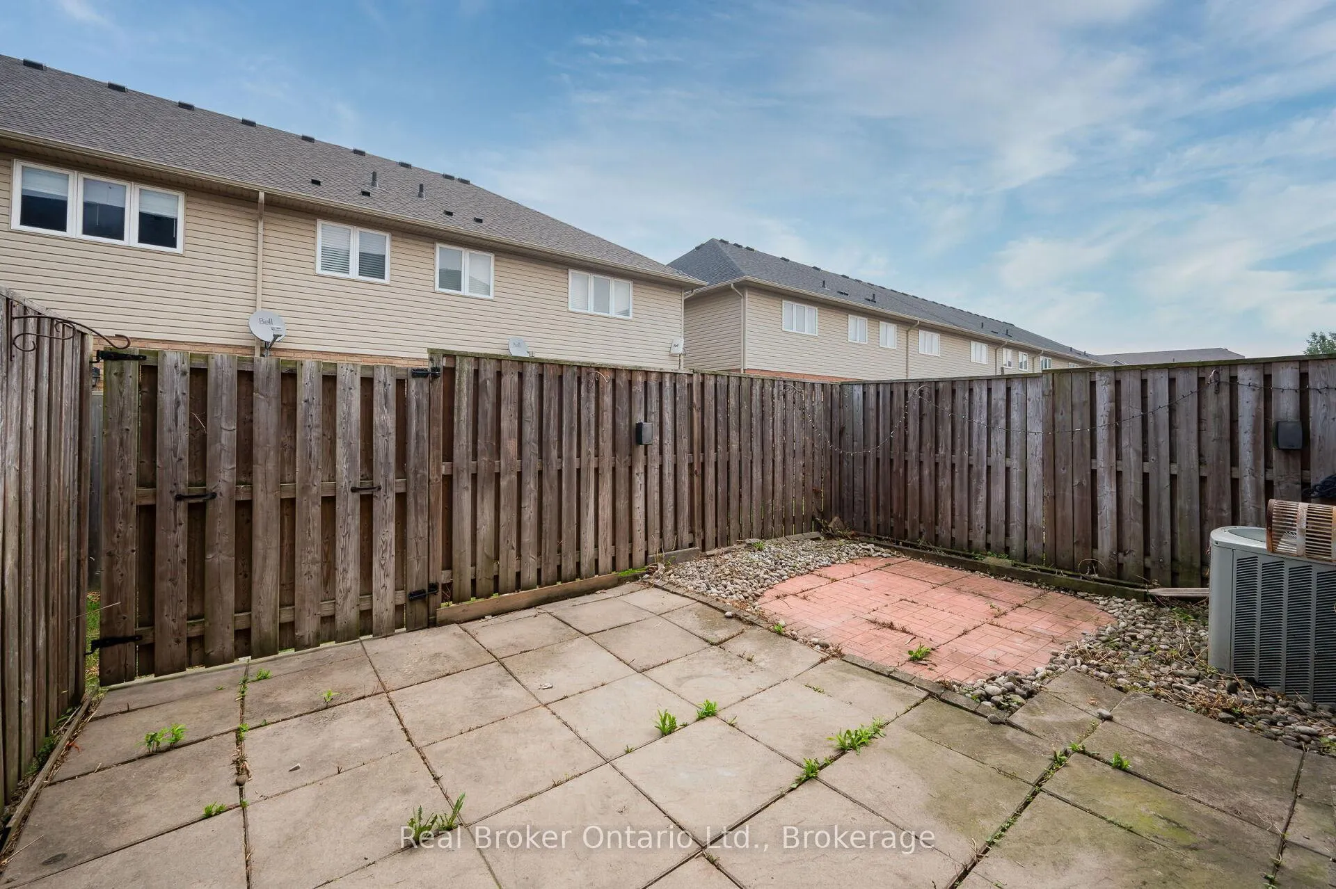 Photo 31 of 23 Bellflower Boulevard, Hamilton, Rural Glanbrook — HOMEH