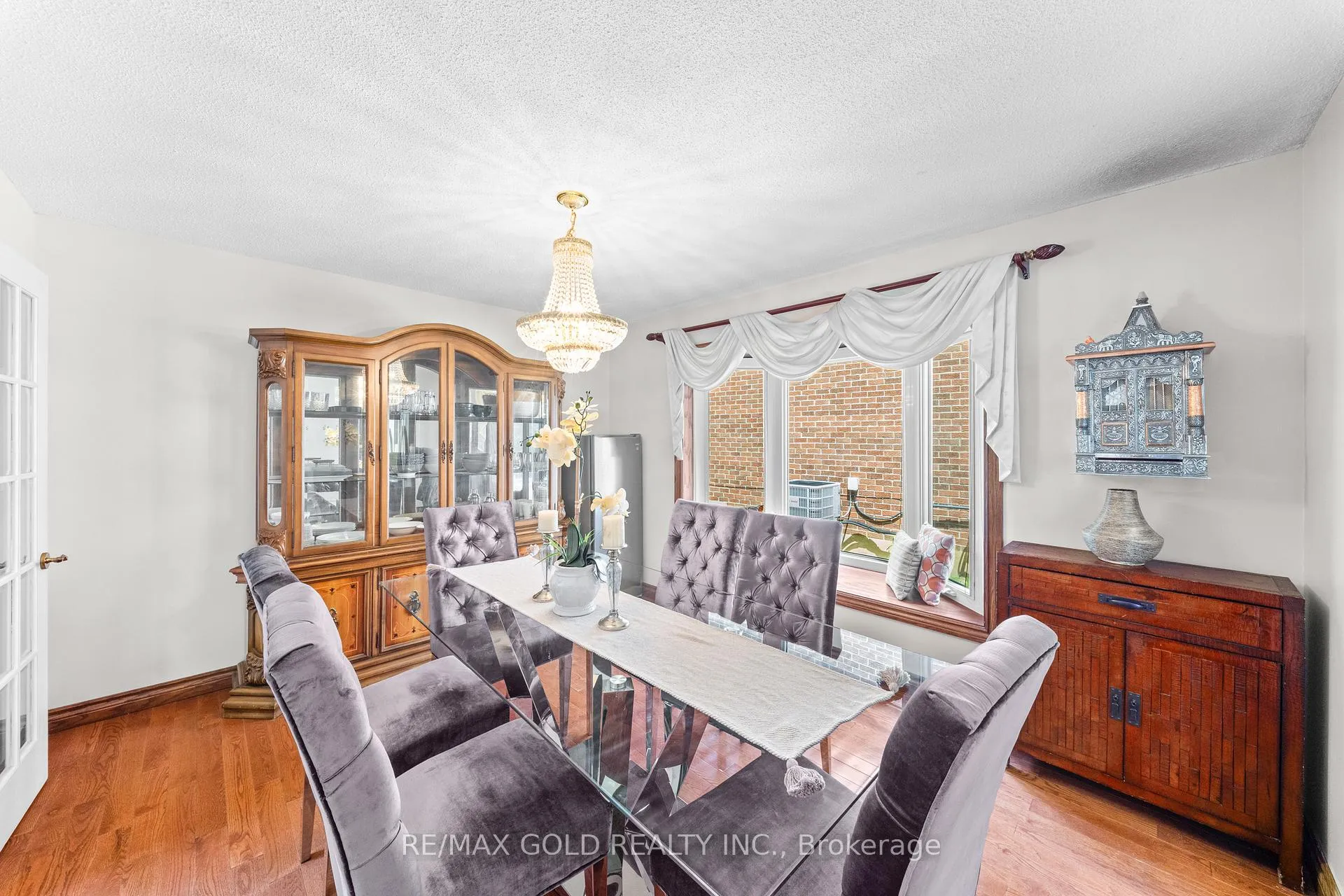 Photo 16 of 122 Barr Crescent, Brampton, Heart Lake East — HOMEH