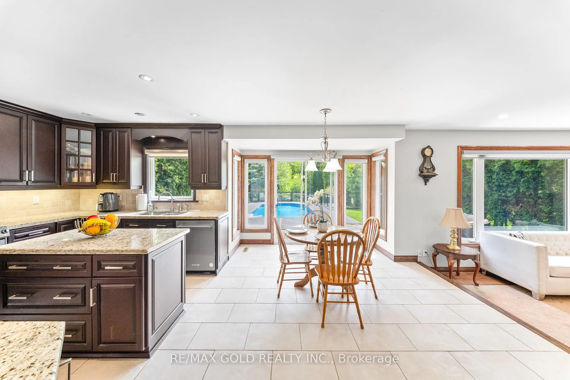 Photo 18 of 122 Barr Crescent, Brampton, Heart Lake East — HOMEH