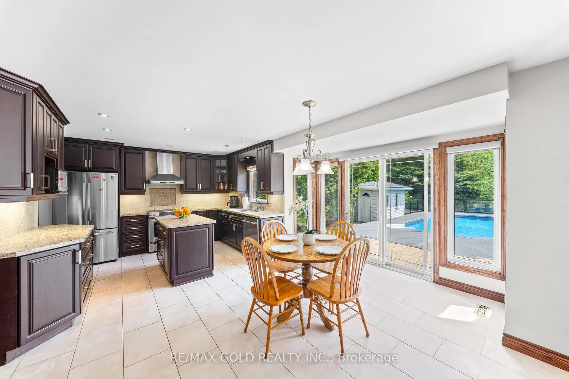 Photo 19 of 122 Barr Crescent, Brampton, Heart Lake East — HOMEH