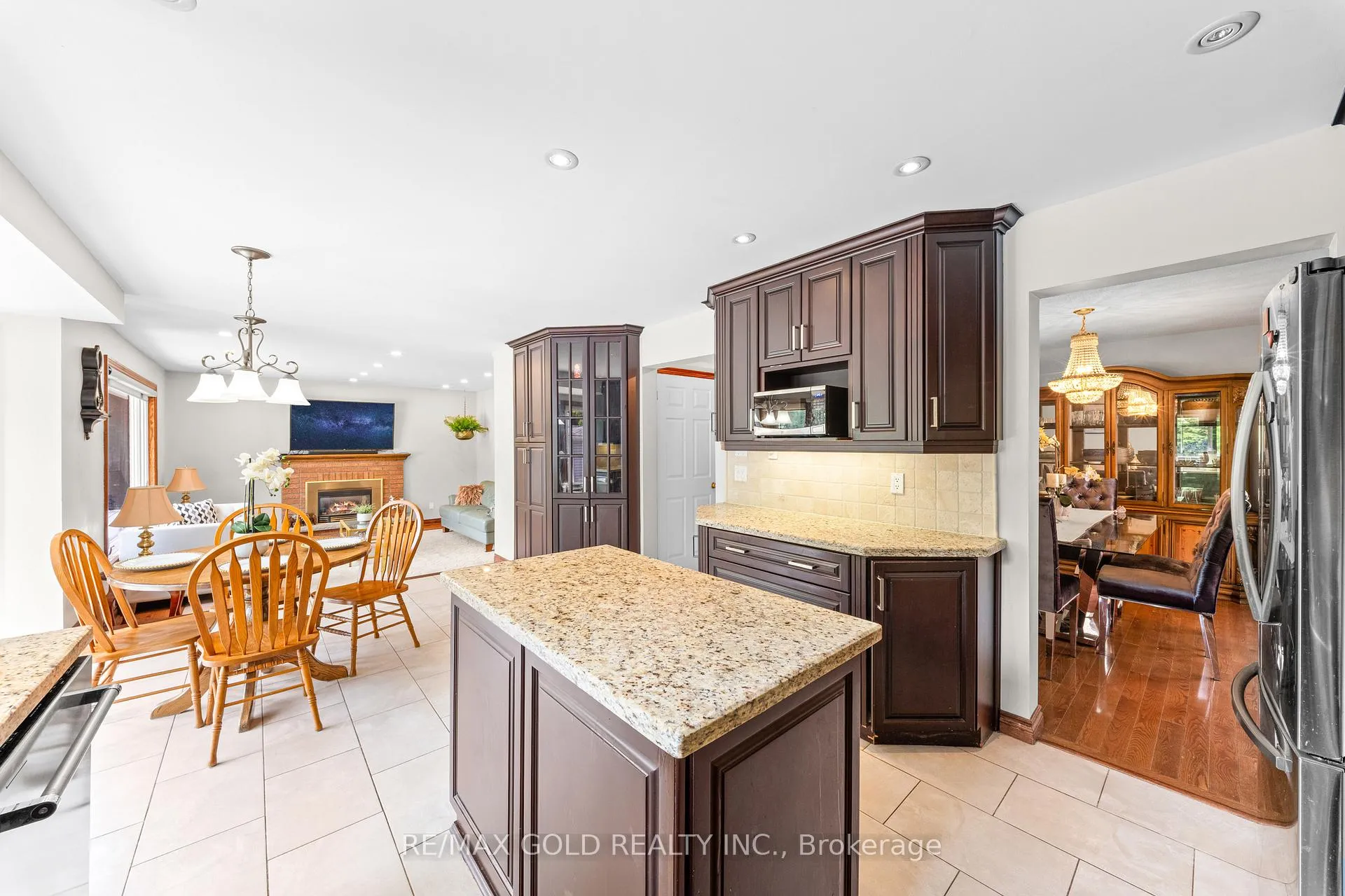 Photo 24 of 122 Barr Crescent, Brampton, Heart Lake East — HOMEH