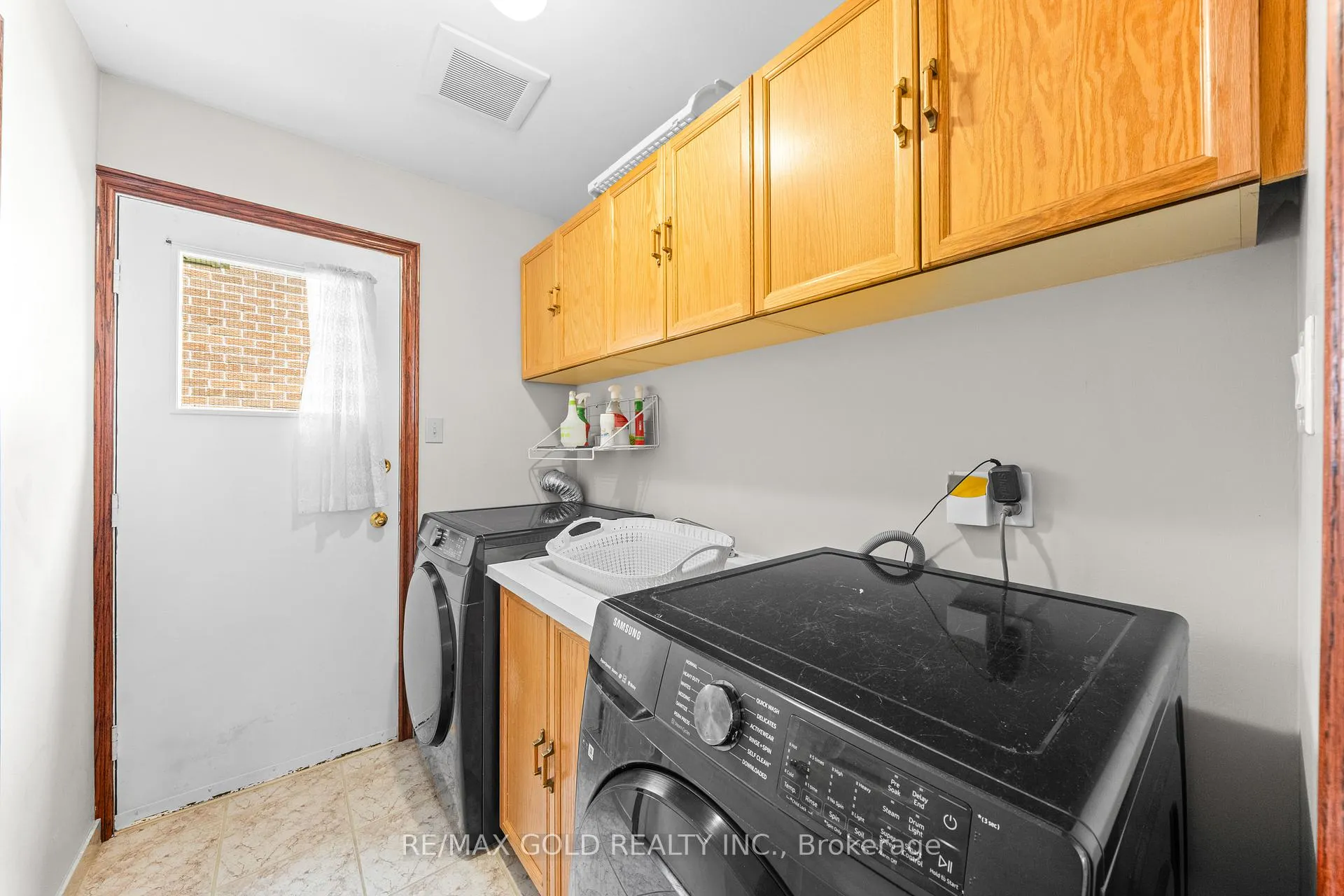 Photo 28 of 122 Barr Crescent, Brampton, Heart Lake East — HOMEH