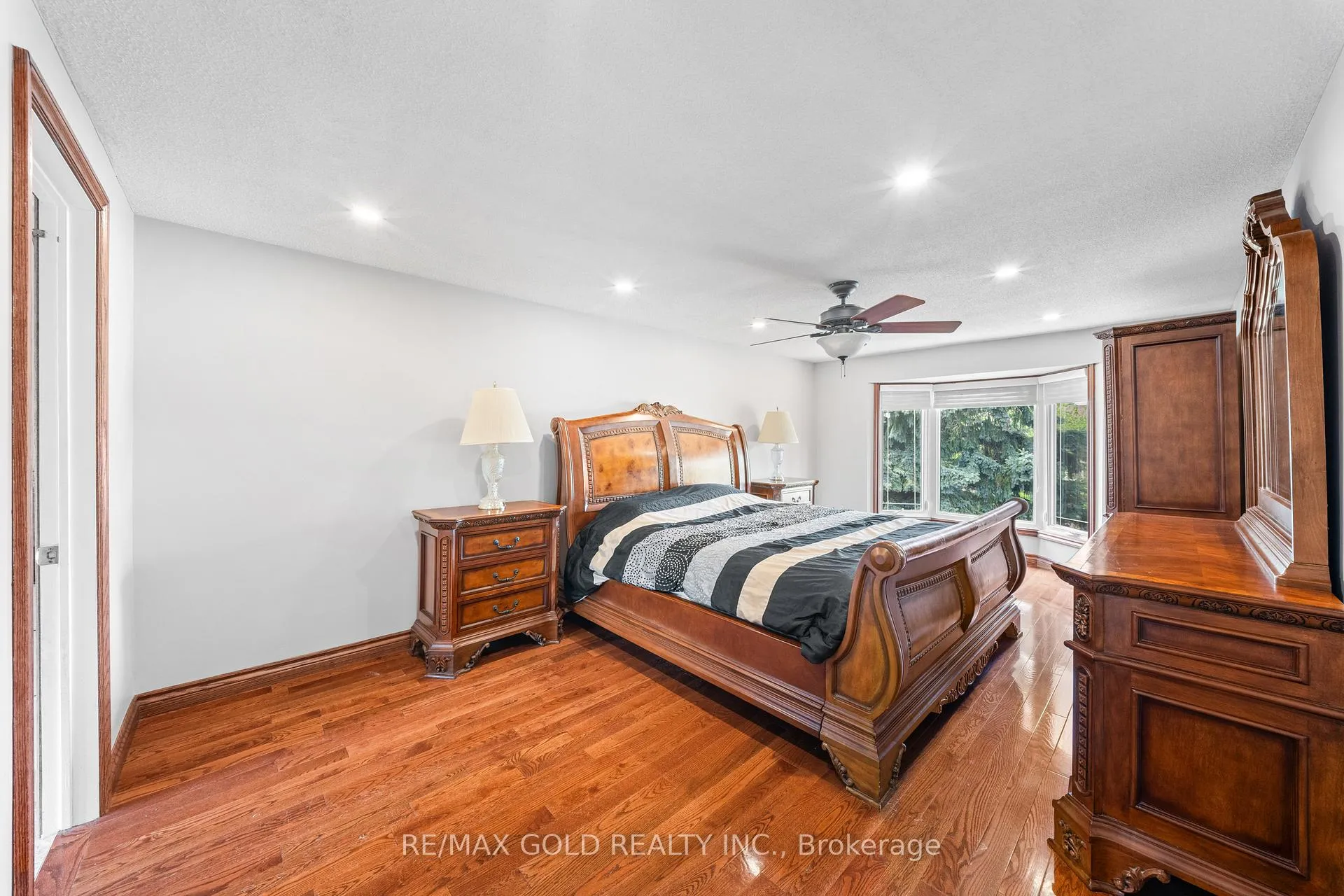 Photo 33 of 122 Barr Crescent, Brampton, Heart Lake East — HOMEH