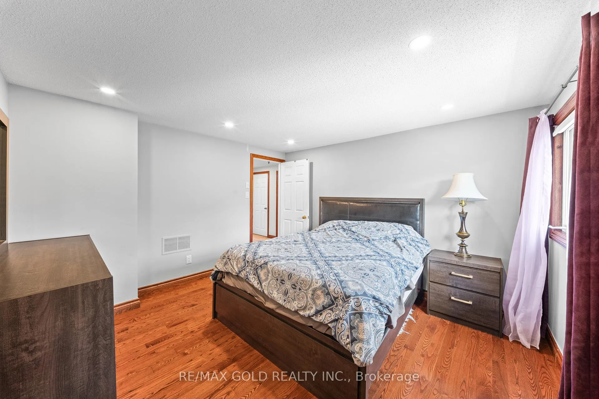 Photo 38 of 122 Barr Crescent, Brampton, Heart Lake East — HOMEH