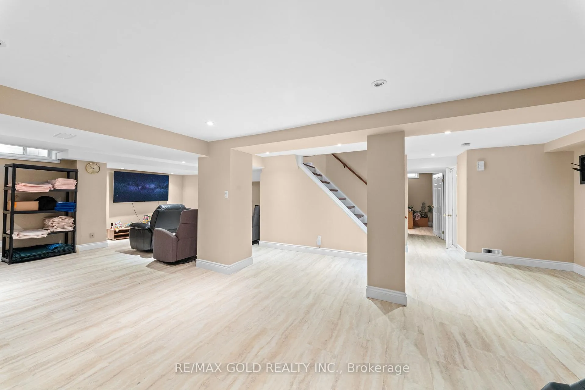 Photo 42 of 122 Barr Crescent, Brampton, Heart Lake East — HOMEH