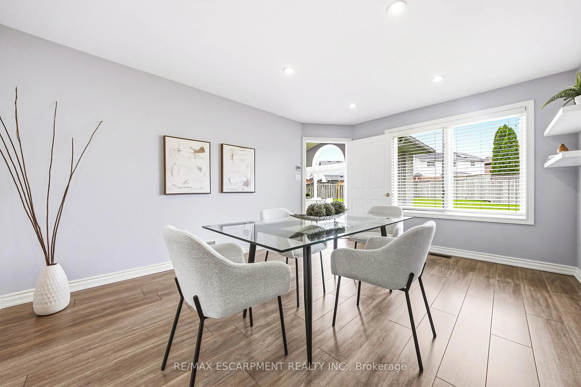 Photo 7 of 301 Parkwood Crescent, Hamilton, Thorner — HOMEH