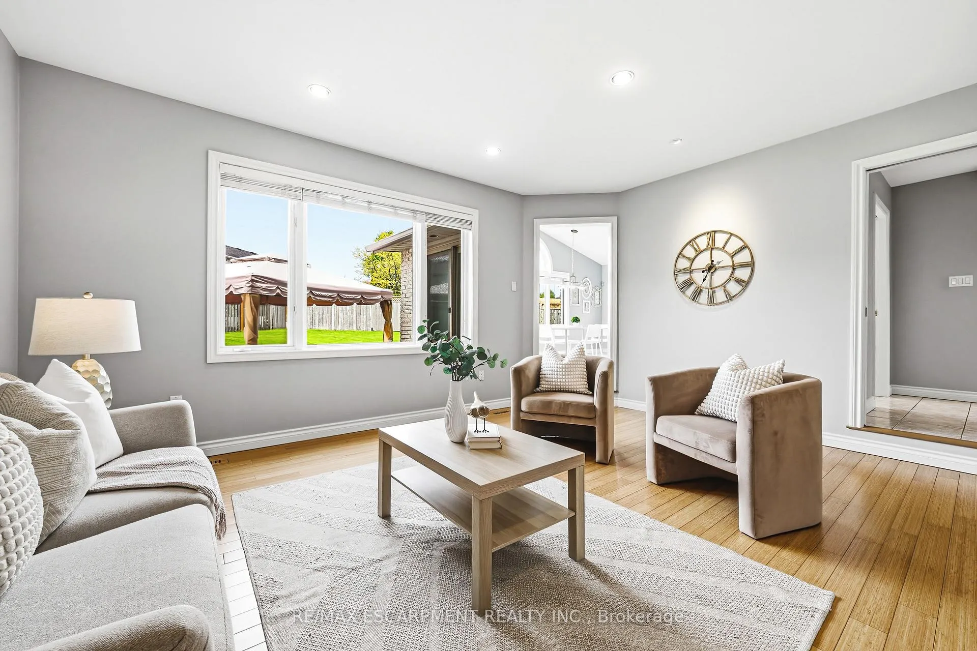 Photo 16 of 301 Parkwood Crescent, Hamilton, Thorner — HOMEH