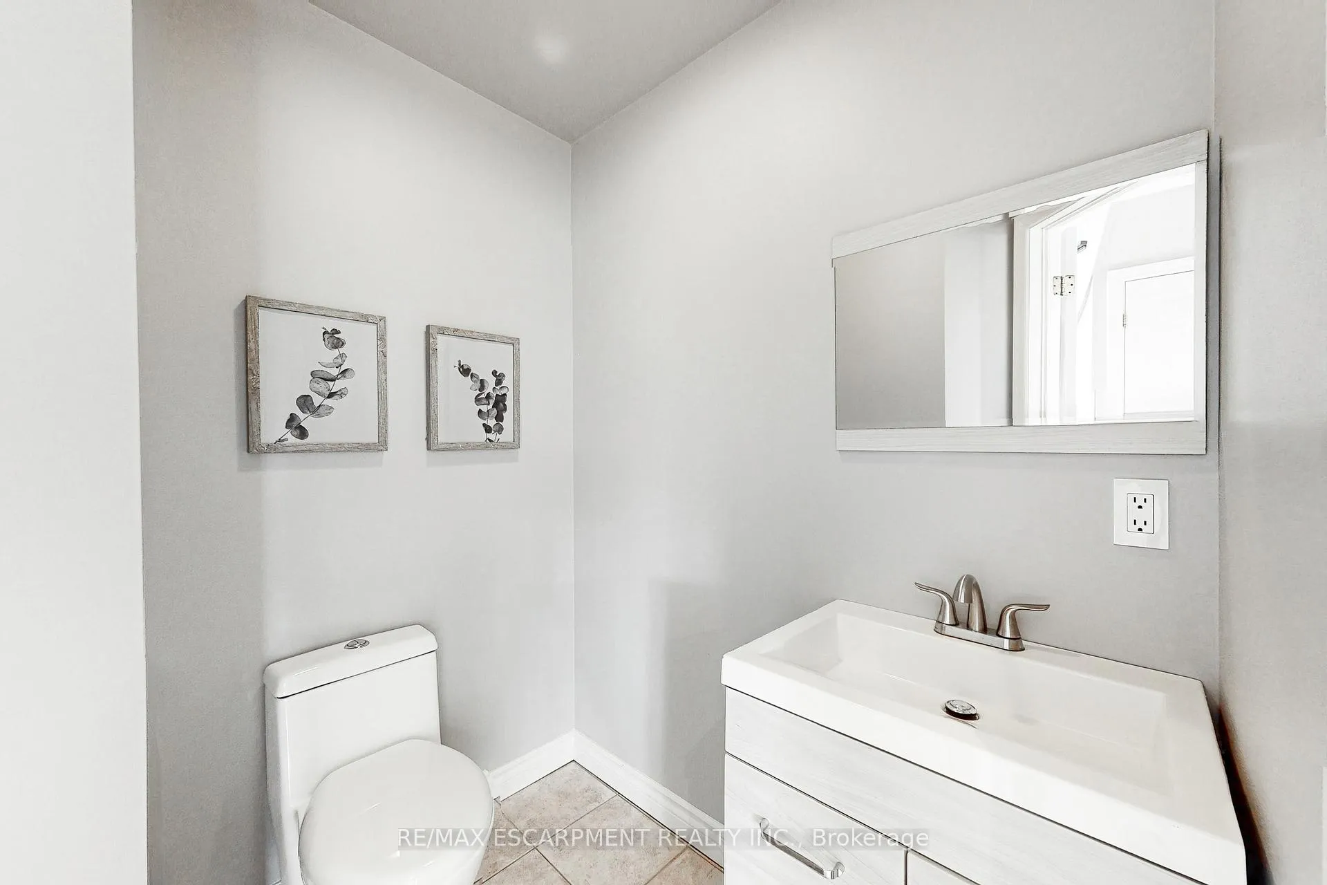 Photo 21 of 301 Parkwood Crescent, Hamilton, Thorner — HOMEH