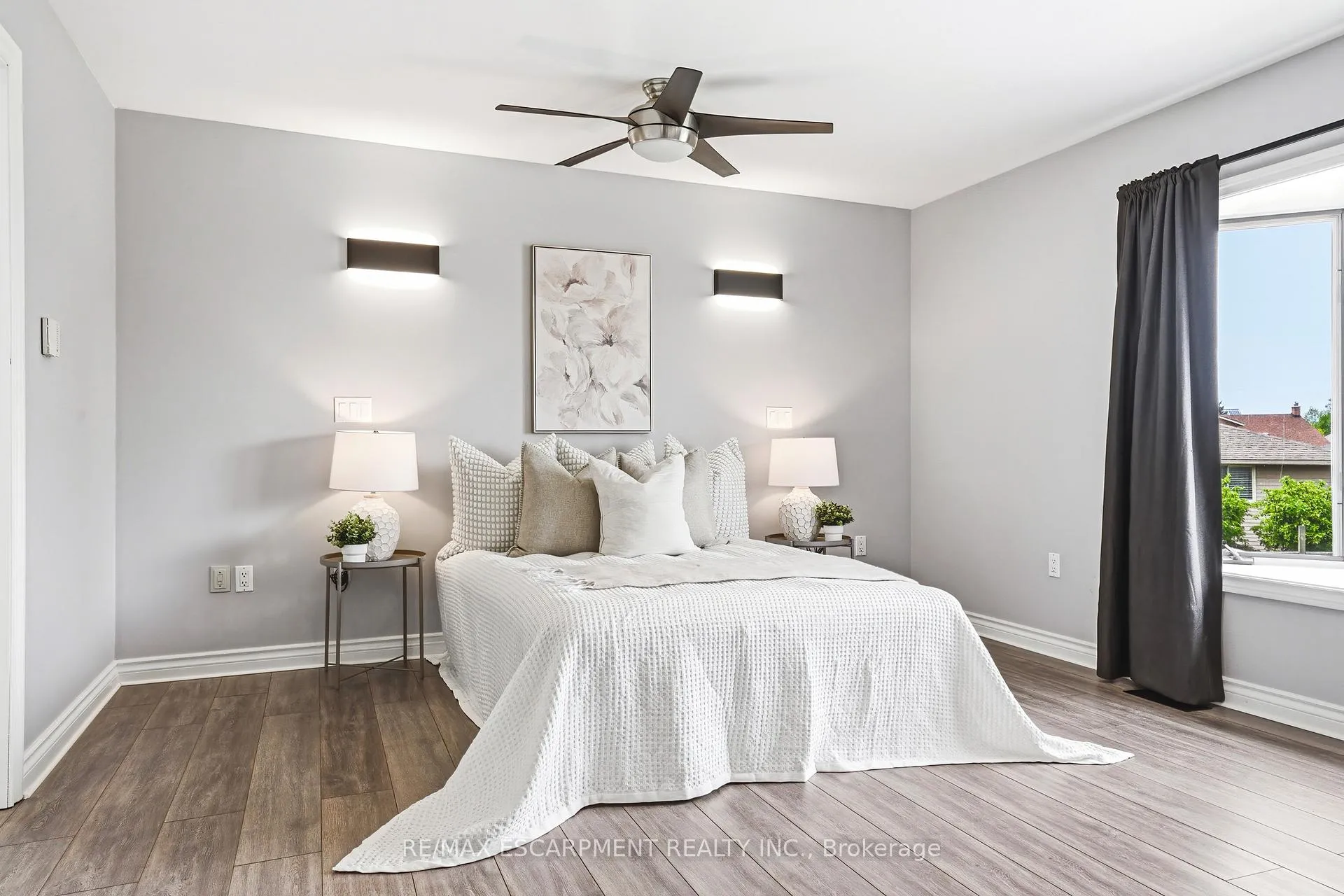 Photo 25 of 301 Parkwood Crescent, Hamilton, Thorner — HOMEH