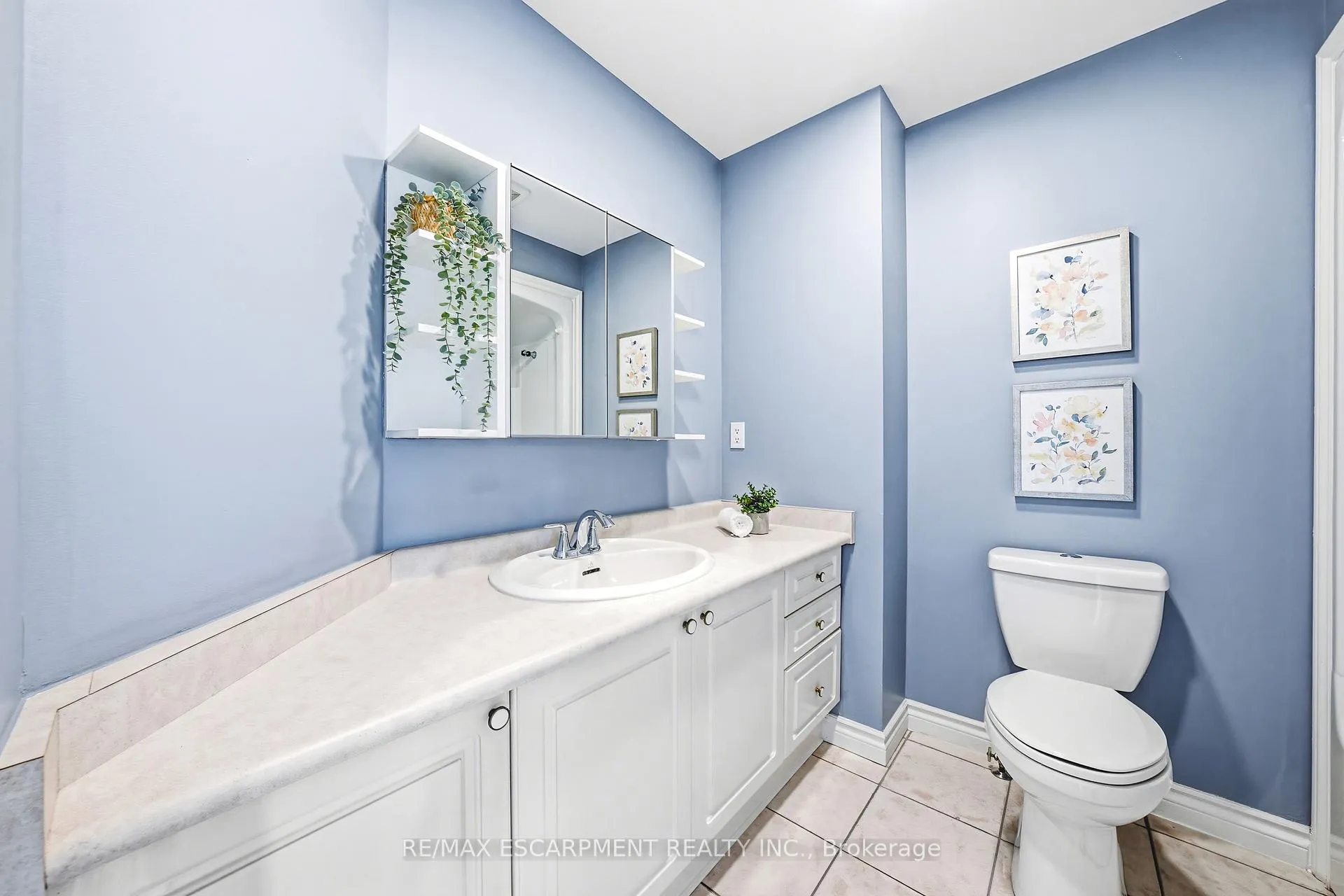 Photo 35 of 301 Parkwood Crescent, Hamilton, Thorner — HOMEH