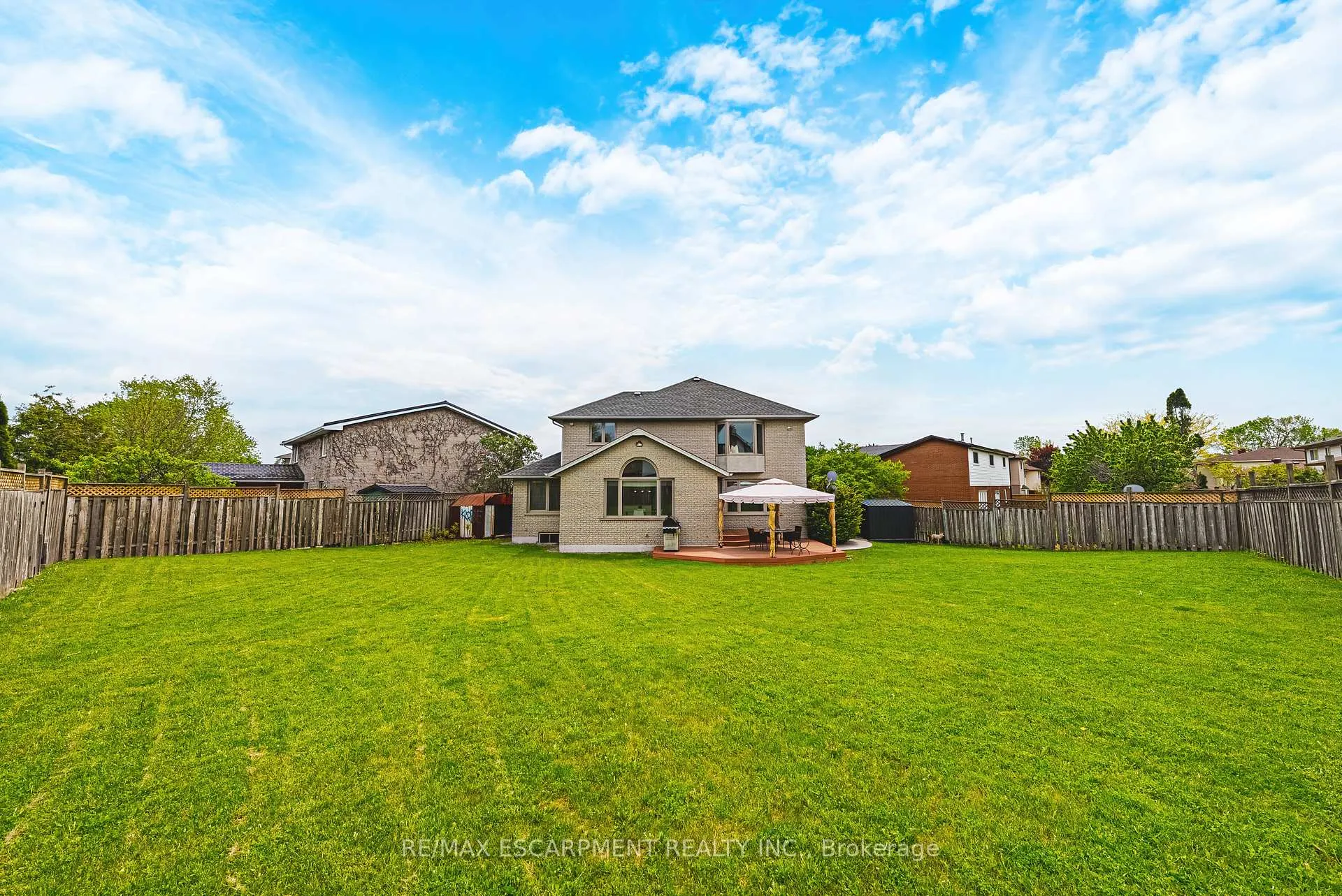 Photo 41 of 301 Parkwood Crescent, Hamilton, Thorner — HOMEH
