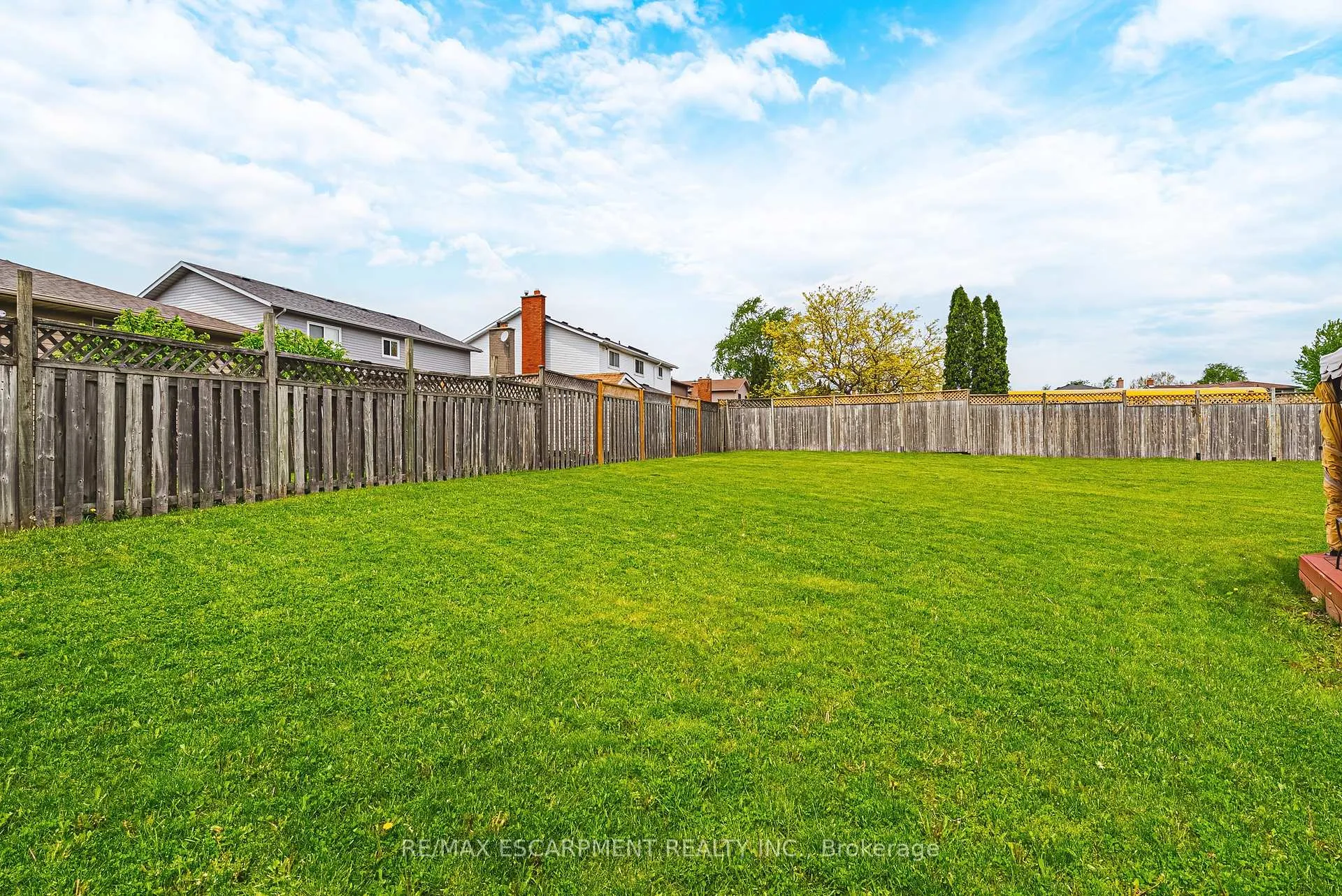 Photo 44 of 301 Parkwood Crescent, Hamilton, Thorner — HOMEH