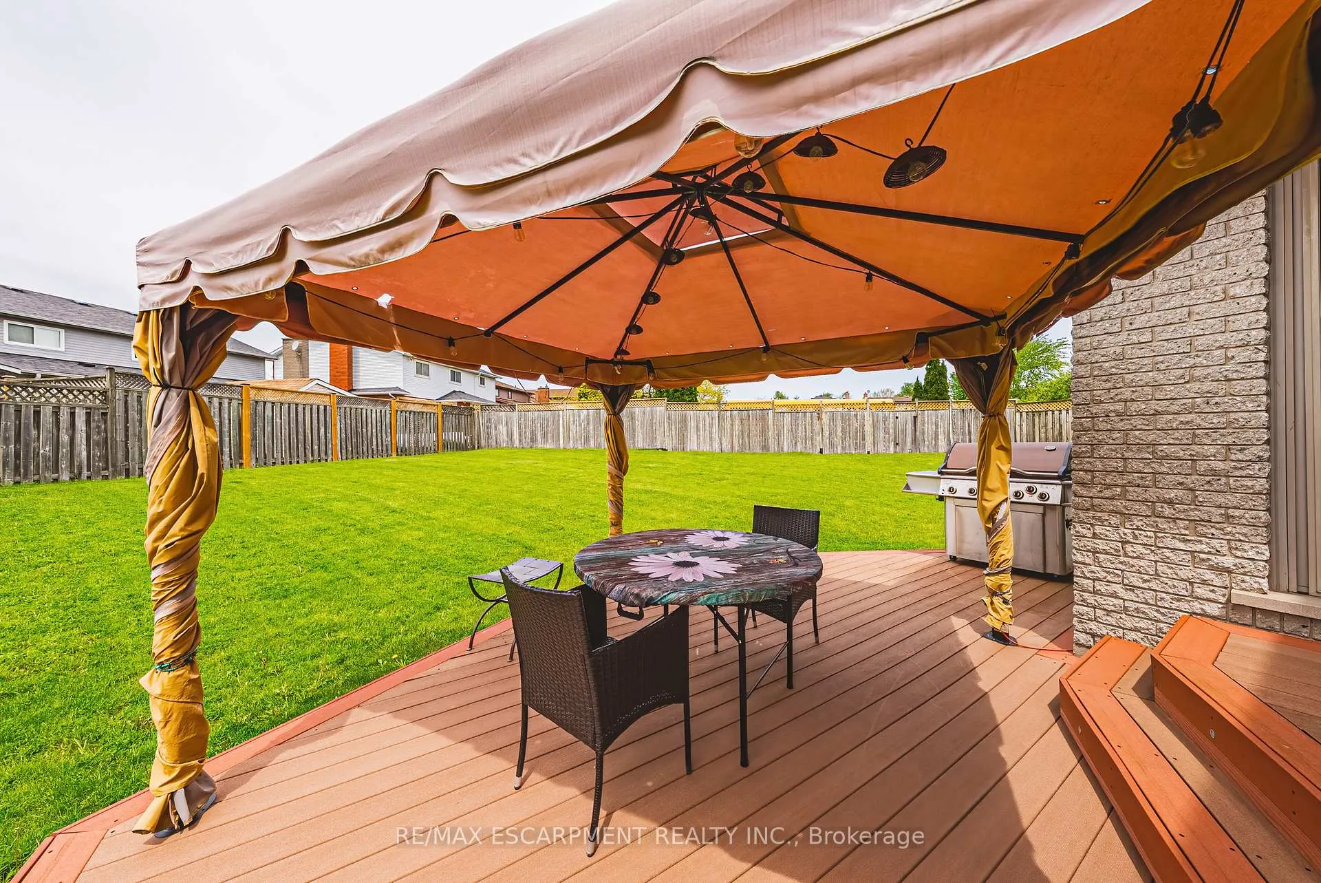 Photo 46 of 301 Parkwood Crescent, Hamilton, Thorner — HOMEH