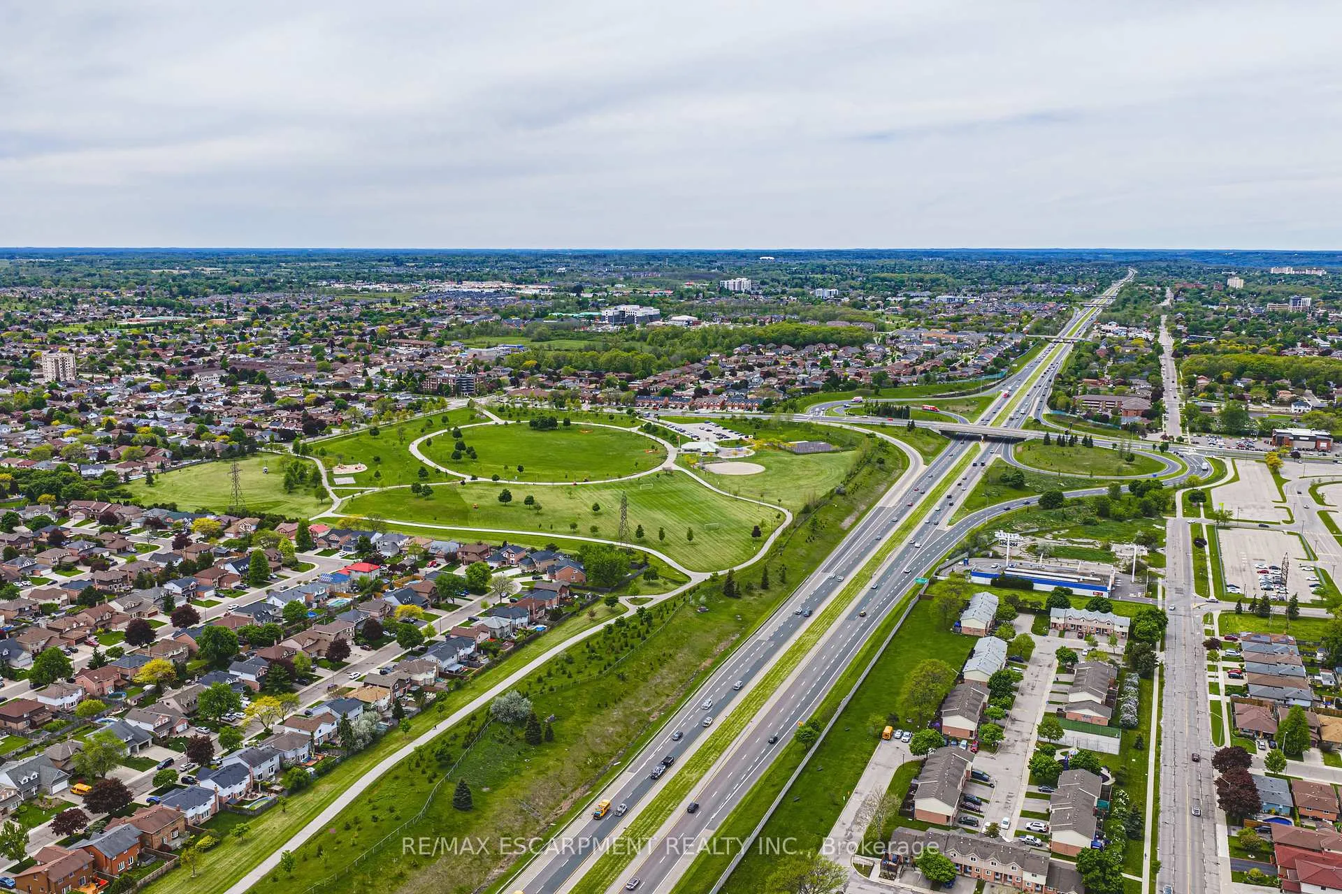 Photo 50 of 301 Parkwood Crescent, Hamilton, Thorner — HOMEH