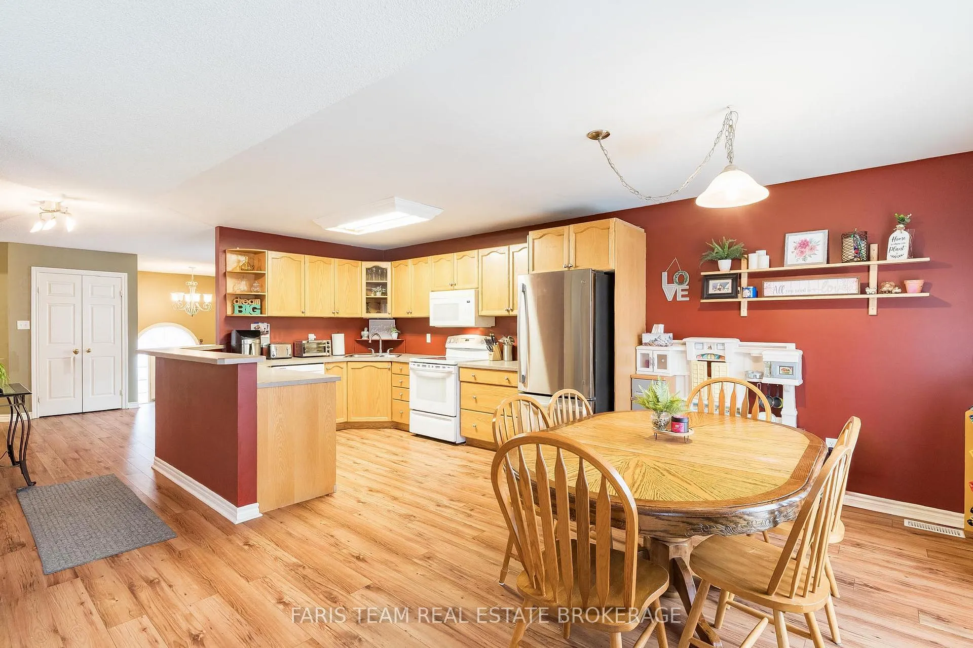 Photo 5 of 45 Hawkins Drive, Barrie, Ardagh — HOMEH