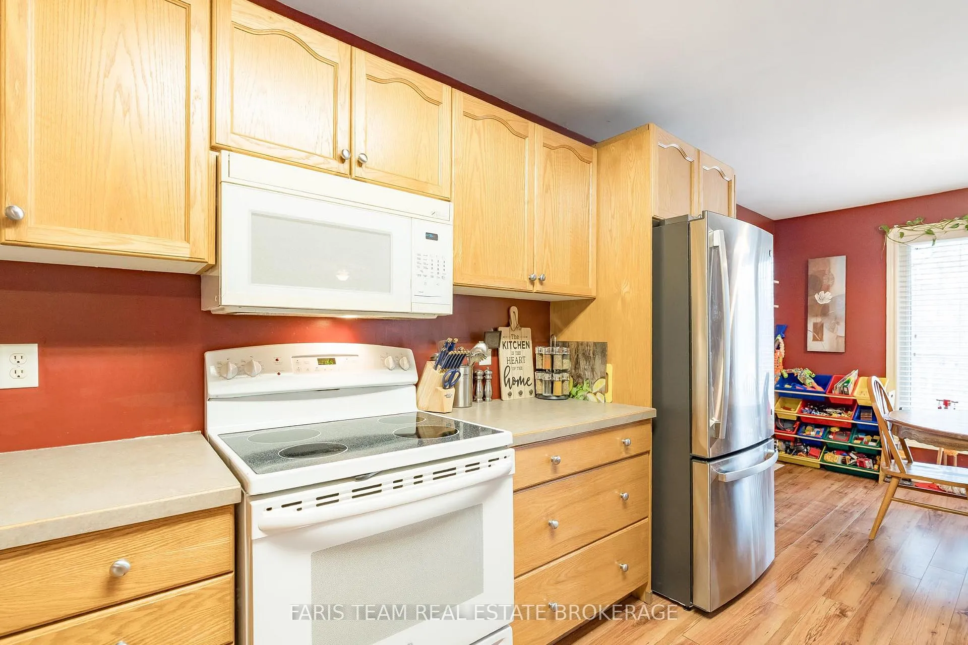 Photo 8 of 45 Hawkins Drive, Barrie, Ardagh — HOMEH