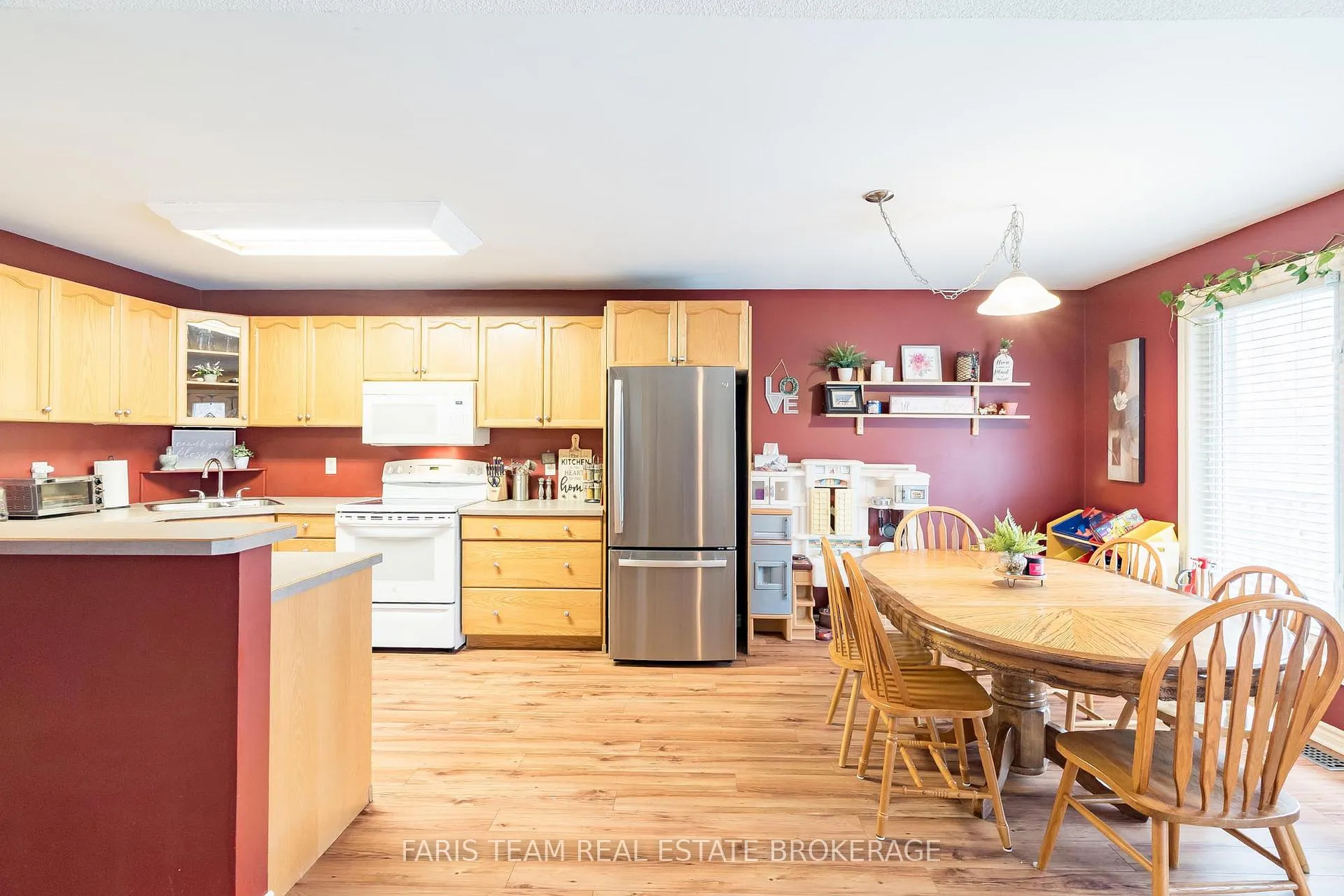 Photo 11 of 45 Hawkins Drive, Barrie, Ardagh — HOMEH