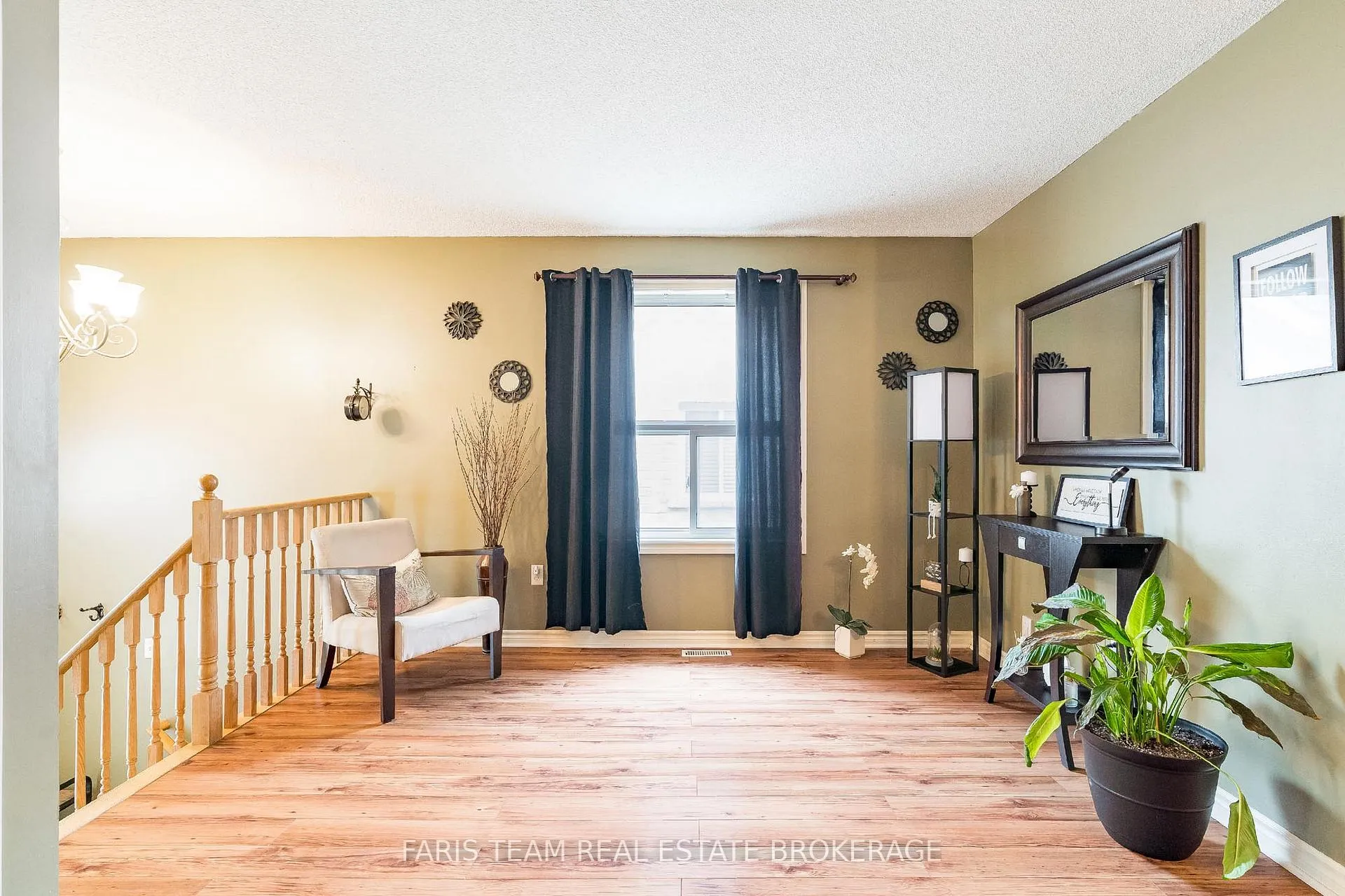 Photo 17 of 45 Hawkins Drive, Barrie, Ardagh — HOMEH