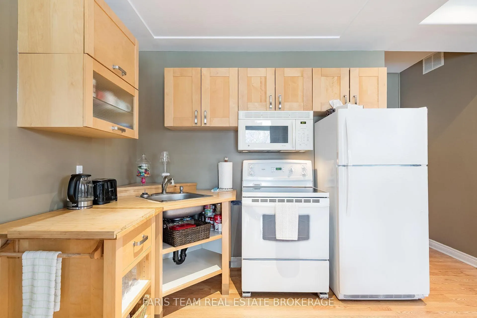 Photo 25 of 45 Hawkins Drive, Barrie, Ardagh — HOMEH