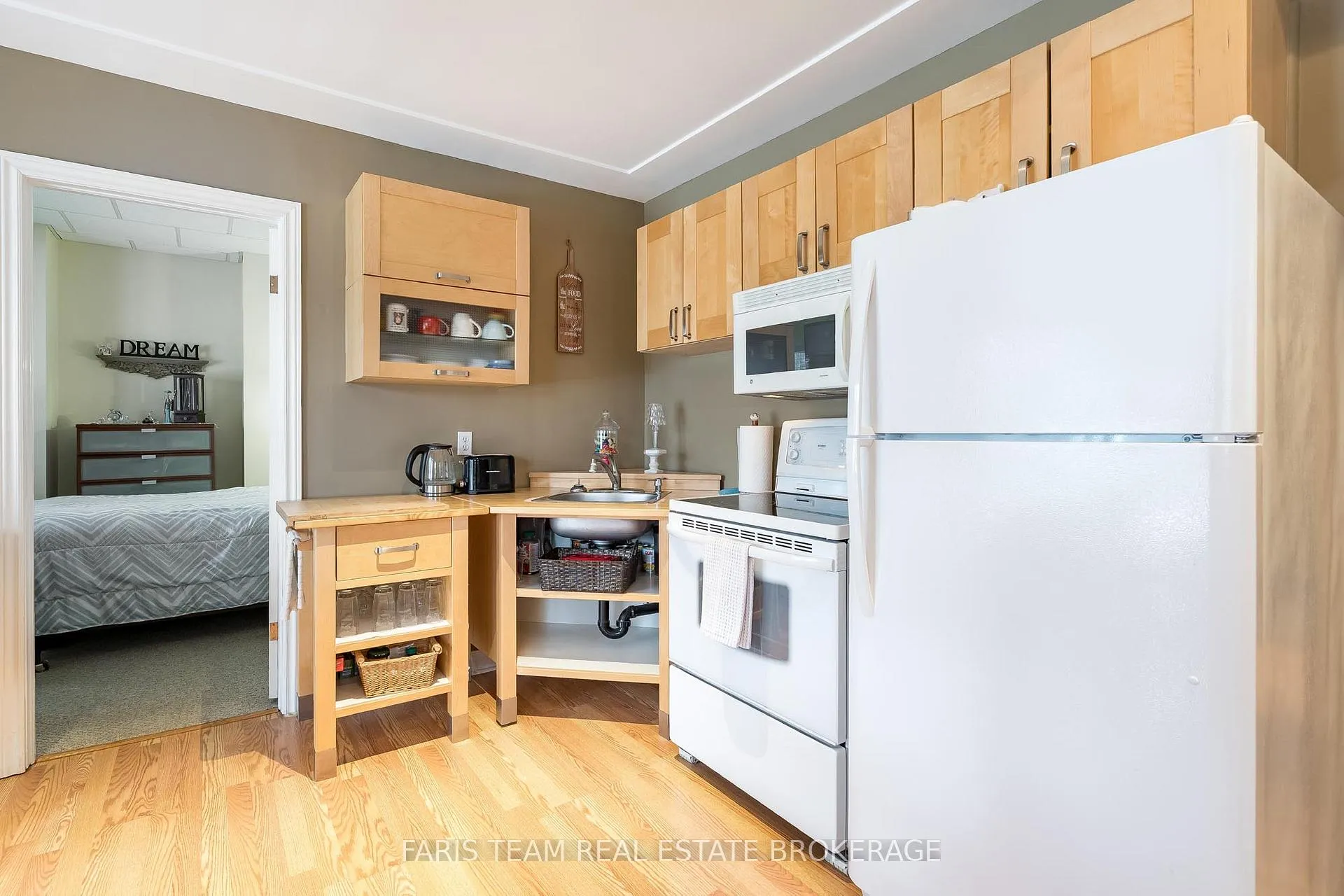 Photo 26 of 45 Hawkins Drive, Barrie, Ardagh — HOMEH