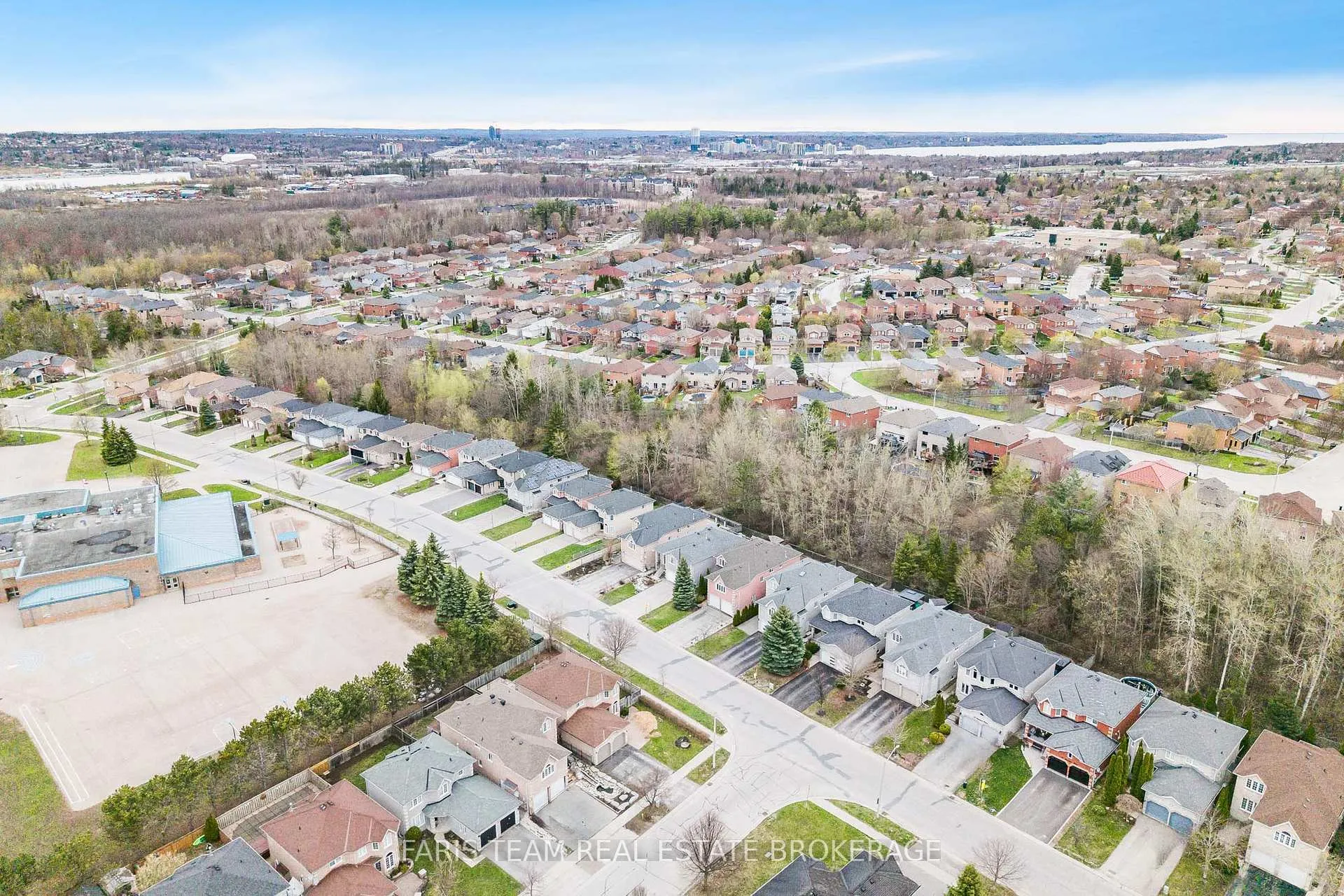 Photo 48 of 45 Hawkins Drive, Barrie, Ardagh — HOMEH