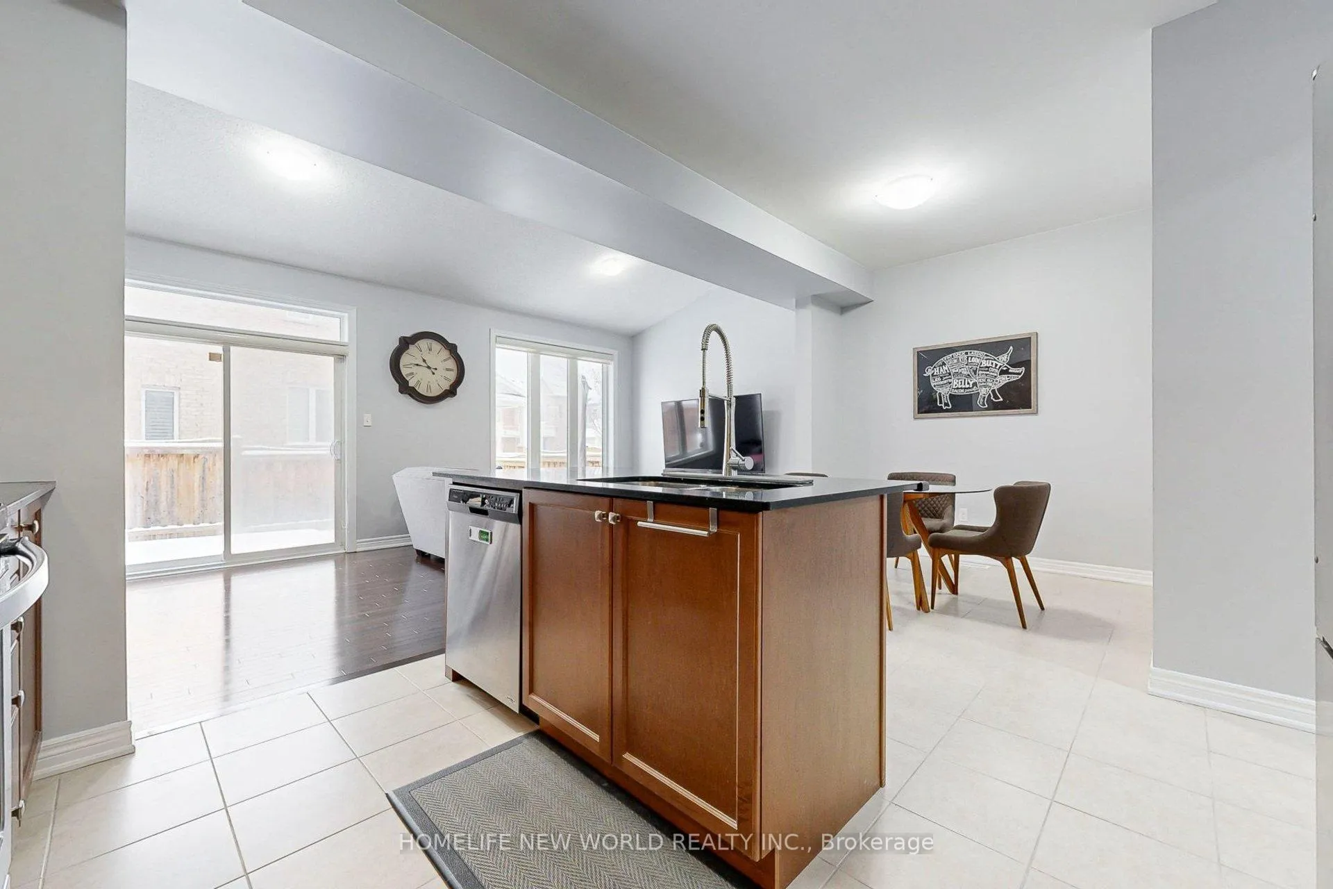 Photo 9 of 15 Brock Avenue, Markham, Berczy — HOMEH
