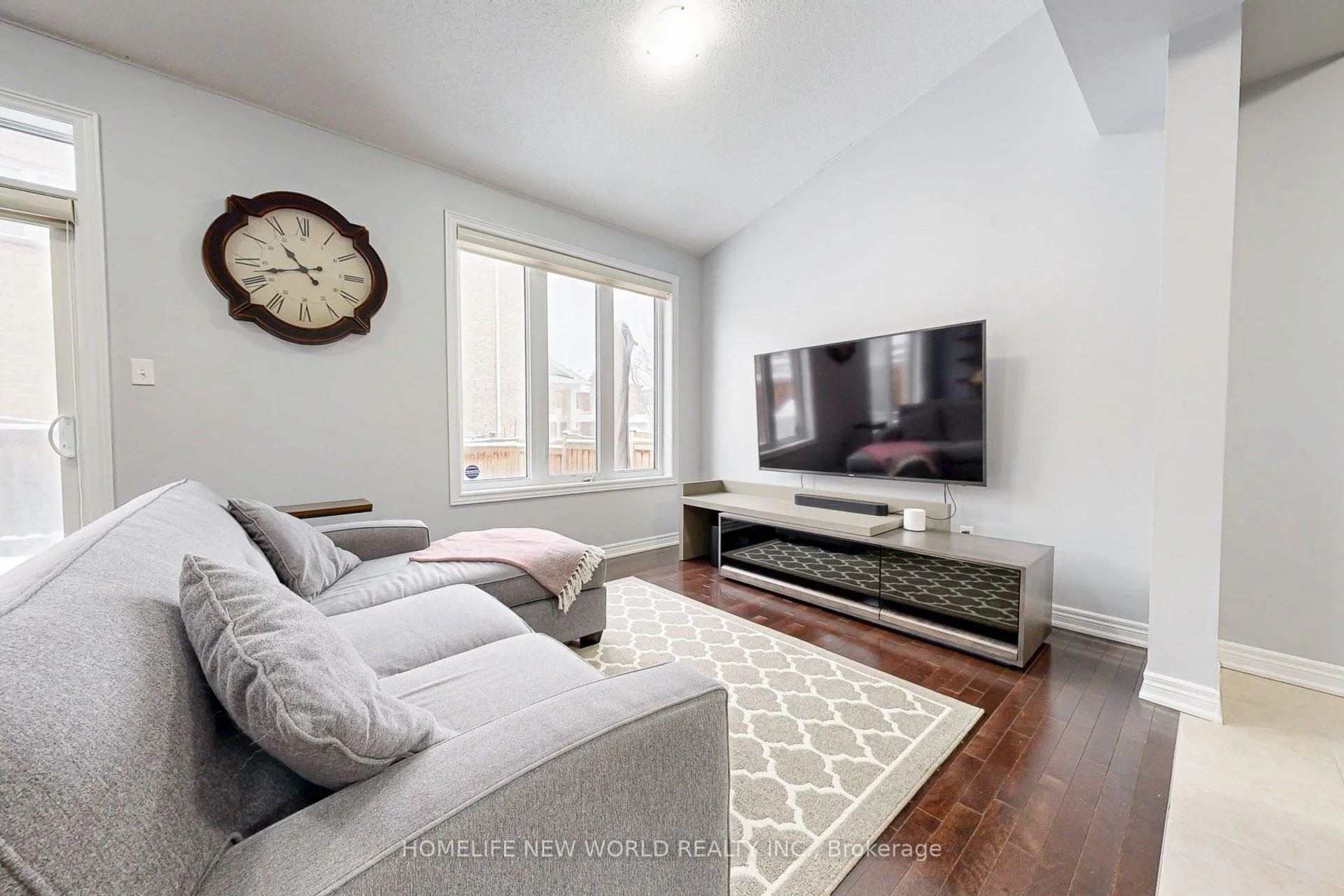 Photo 13 of 15 Brock Avenue, Markham, Berczy — HOMEH