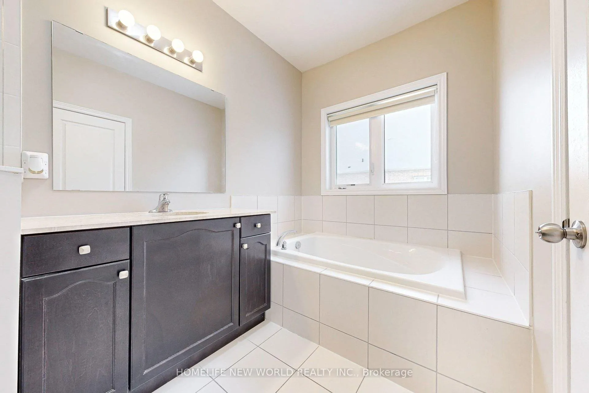 Photo 24 of 15 Brock Avenue, Markham, Berczy — HOMEH