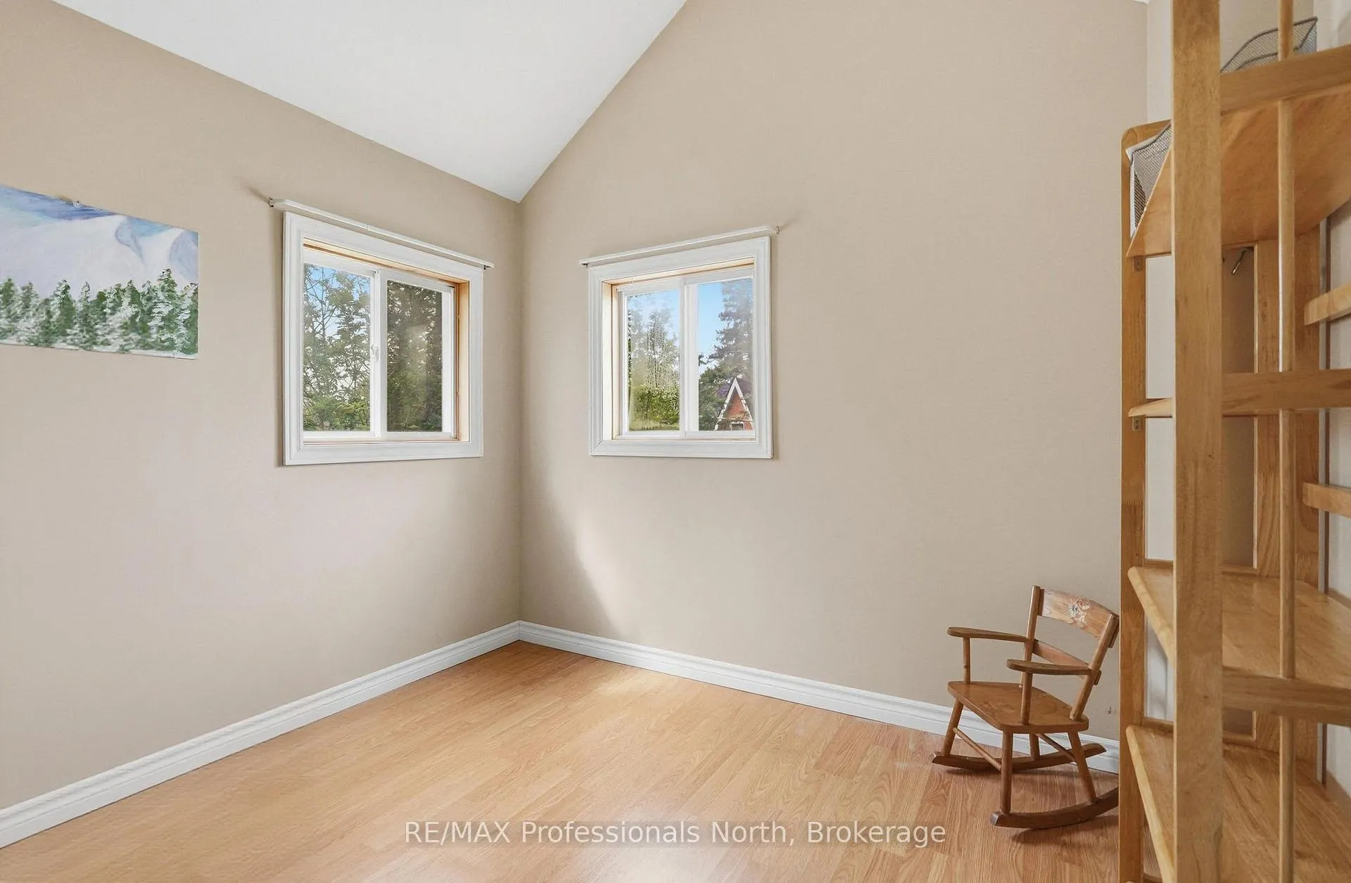 Photo 33 of 67 Young Street, Bracebridge, Macaulay — HOMEH