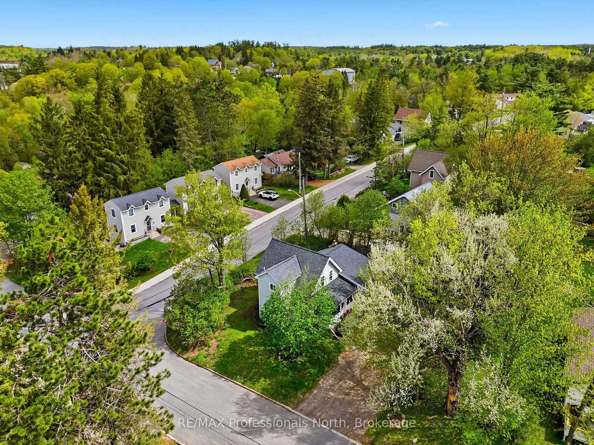 Photo 44 of 67 Young Street, Bracebridge, Macaulay — HOMEH