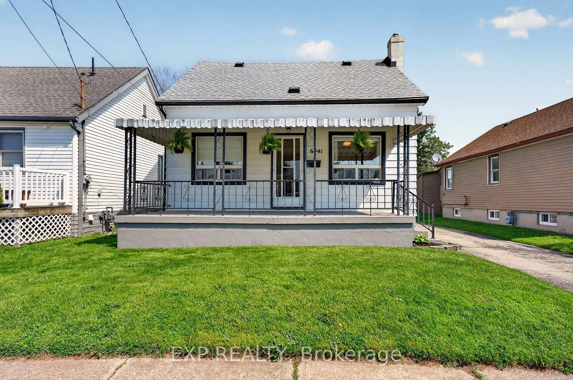 Photo 2 of 6441 Monroe Street, Niagara Falls, Dorchester — HOMEH