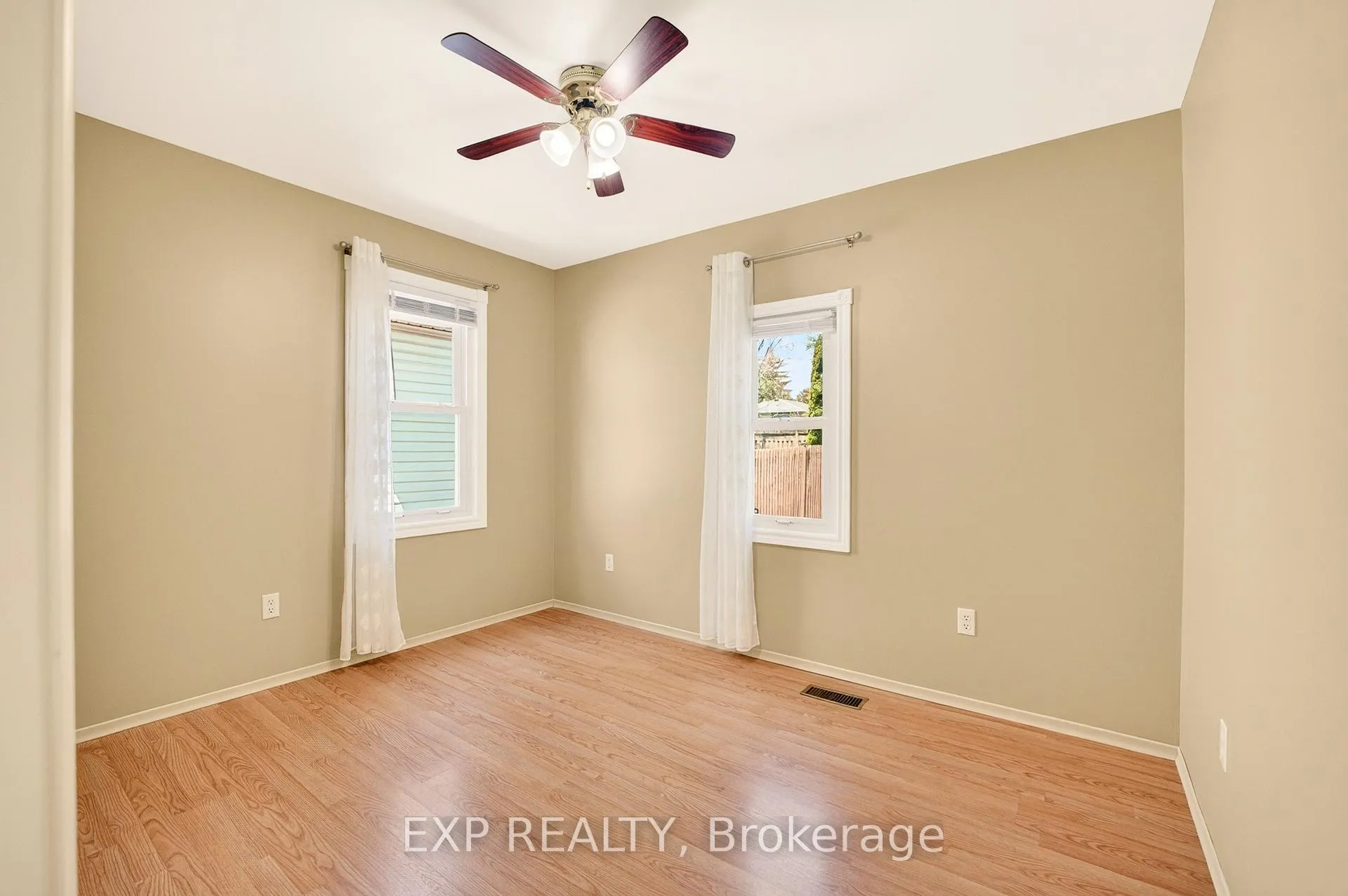Photo 10 of 6441 Monroe Street, Niagara Falls, Dorchester — HOMEH