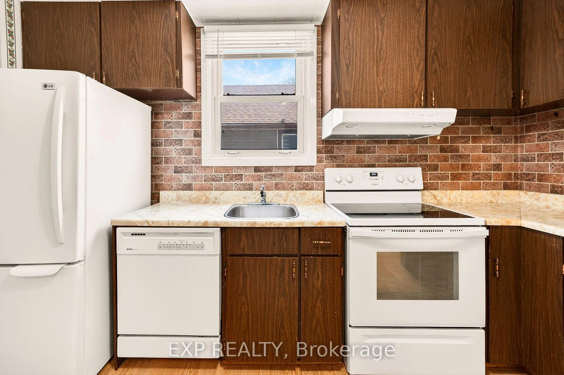 Photo 12 of 6441 Monroe Street, Niagara Falls, Dorchester — HOMEH