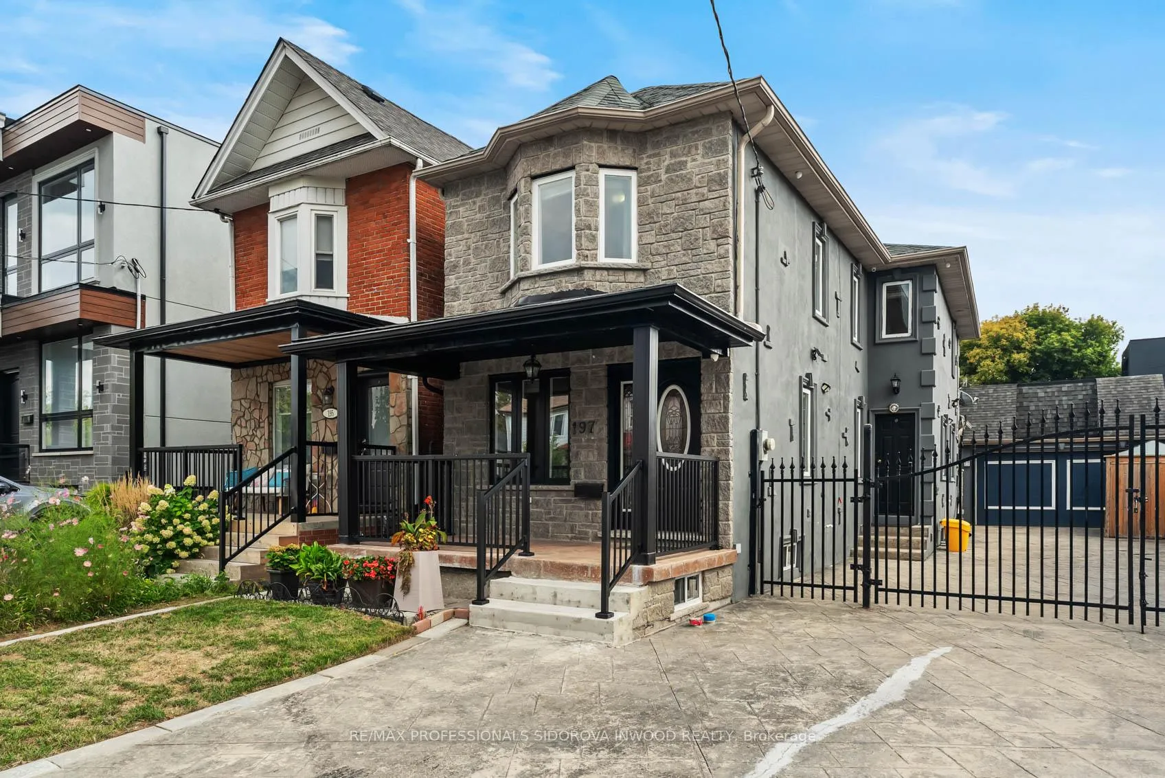 Photo 3 of 197 Lambton Avenue, Toronto, Rockcliffe-Smythe — HOMEH